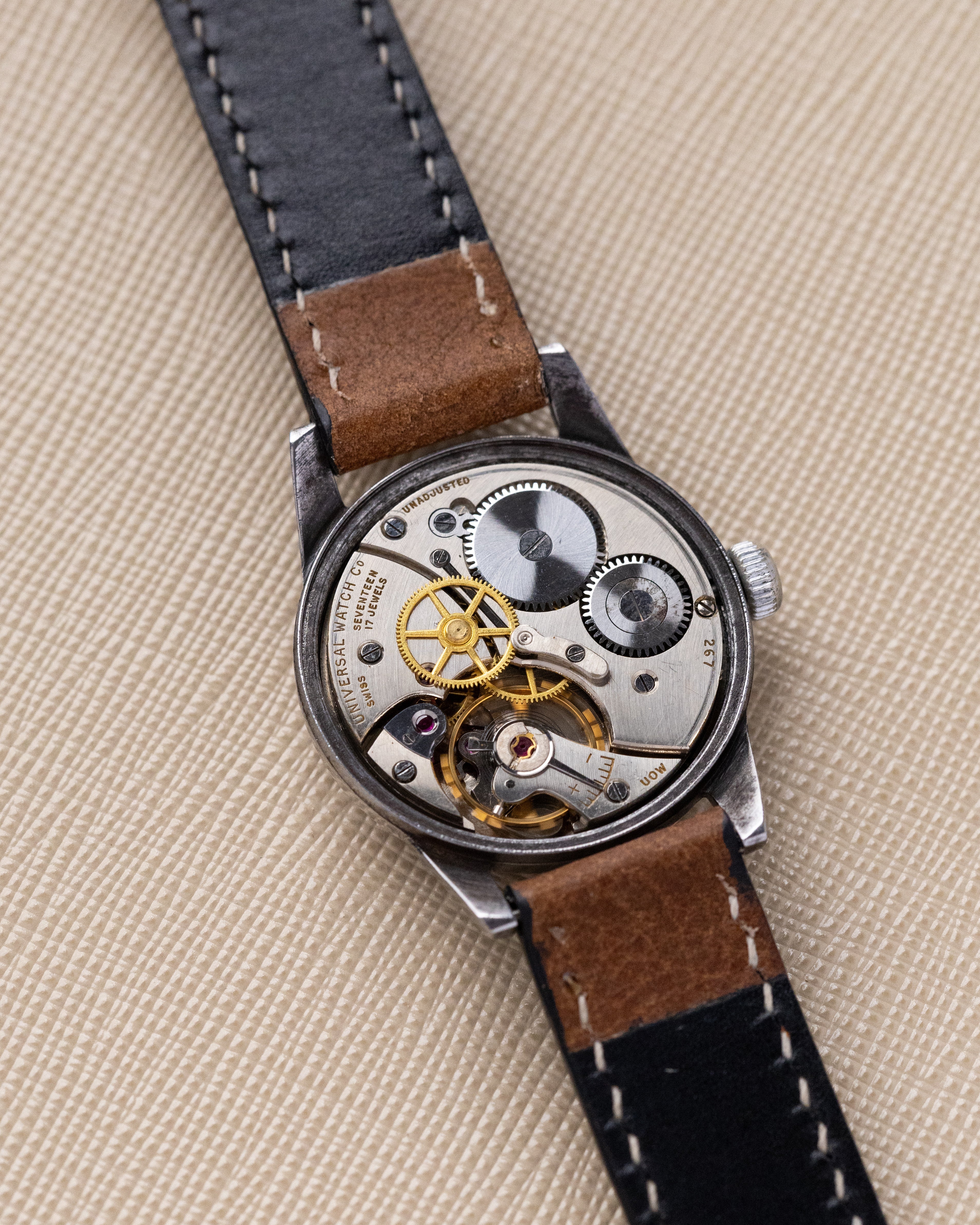 Vintage Universal Geneve Swiss military watch, Cal. 267, Radium polka dot patina from 1943 - DuMarko