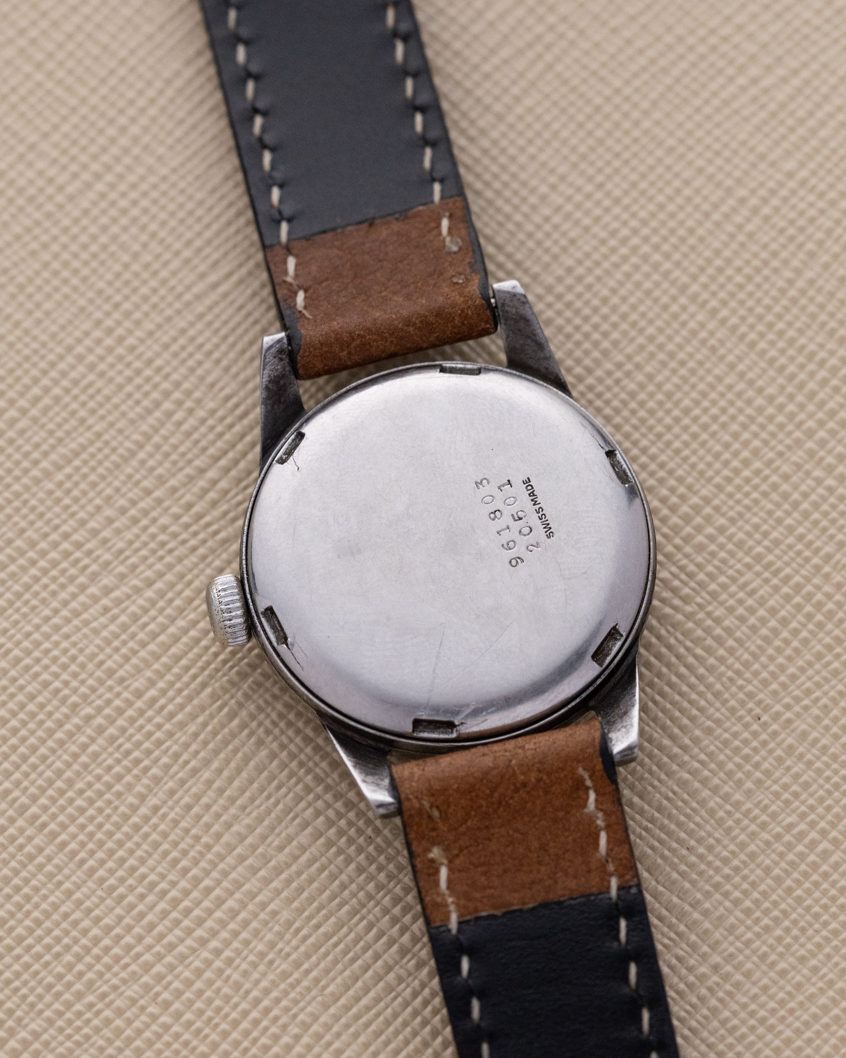 Vintage Universal Geneve Swiss military watch, Cal. 267, Radium polka dot patina from 1943 - DuMarko