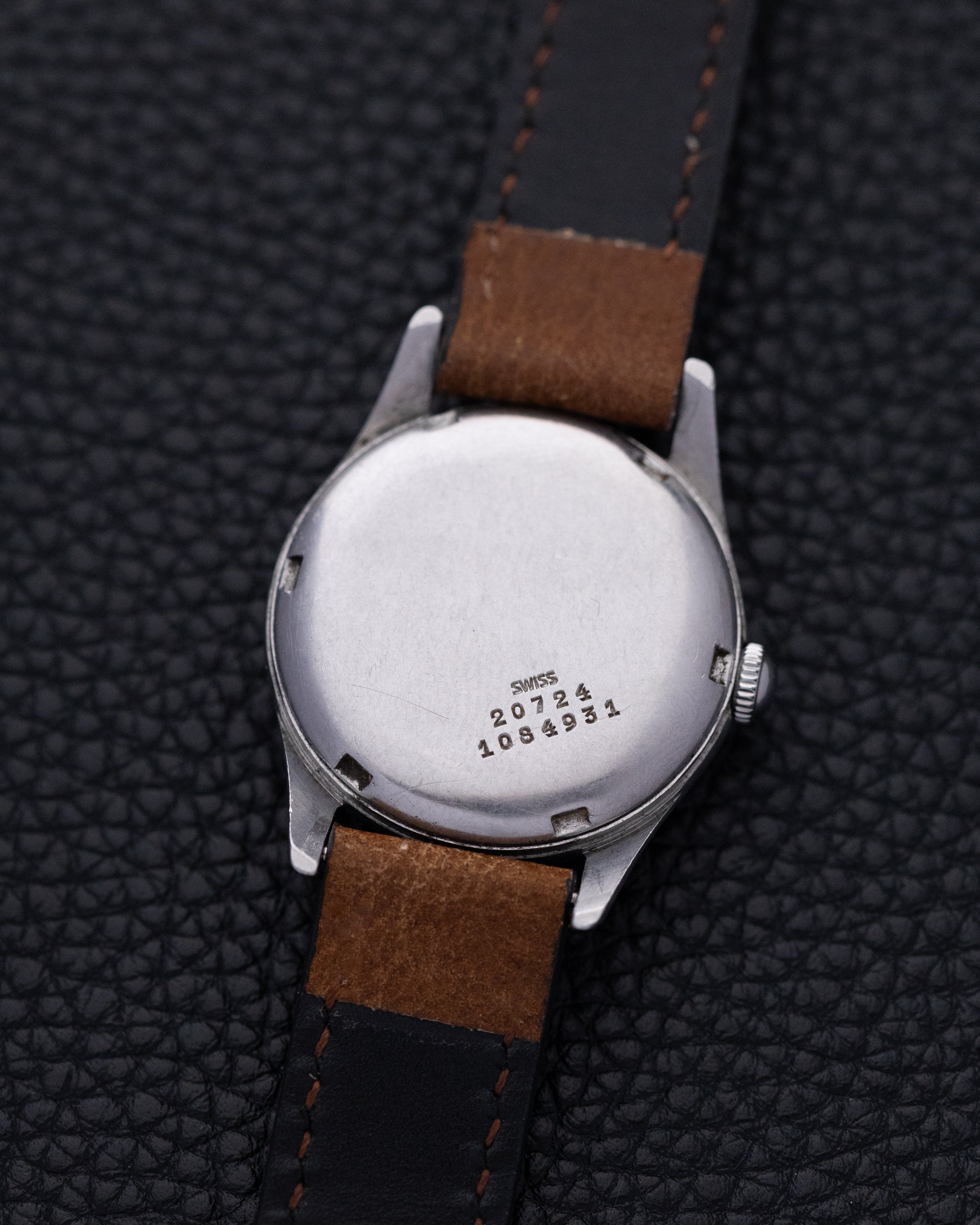 Vintage Universal Geneve Swiss Military Watch, Ref. 20724, Black Dial, Cal. 263 from 1944 - DuMarko