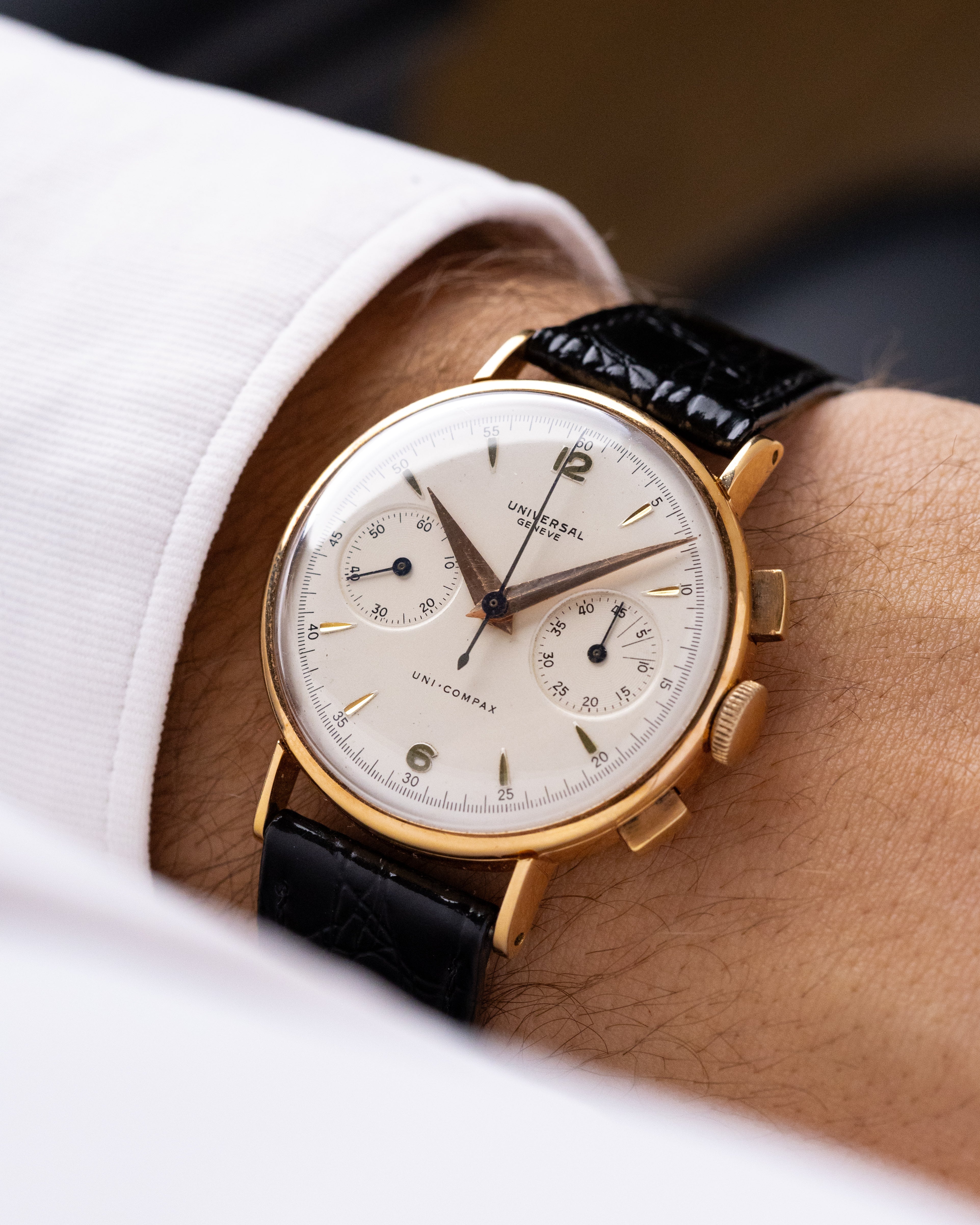 Vintage Universal Genève Uni - Compax, 18K Solid Gold Chronograph with Square Pushers, Cal. 287 - DuMarko