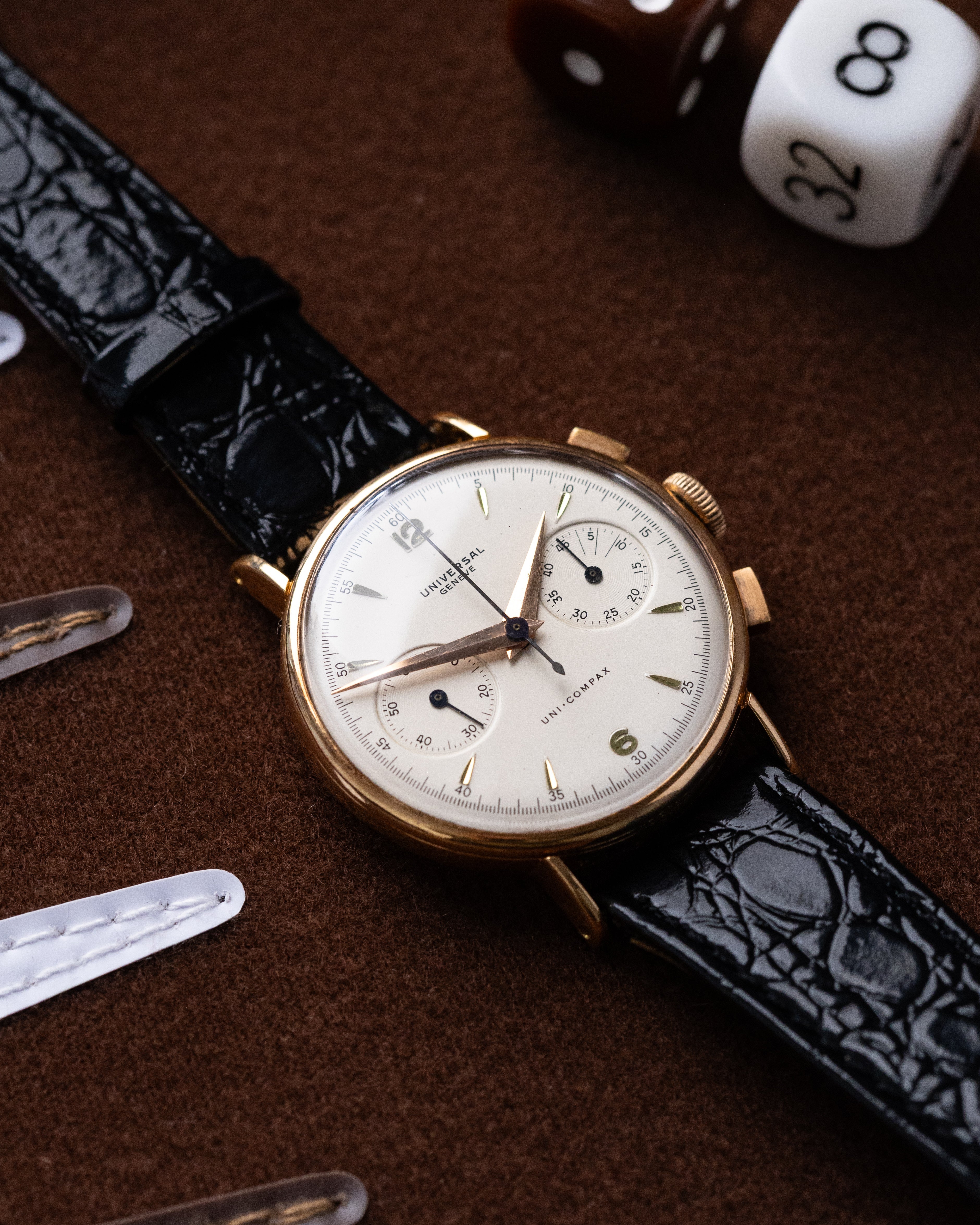 Vintage Universal Genève Uni - Compax, 18K Solid Gold Chronograph with Square Pushers, Cal. 287 - DuMarko