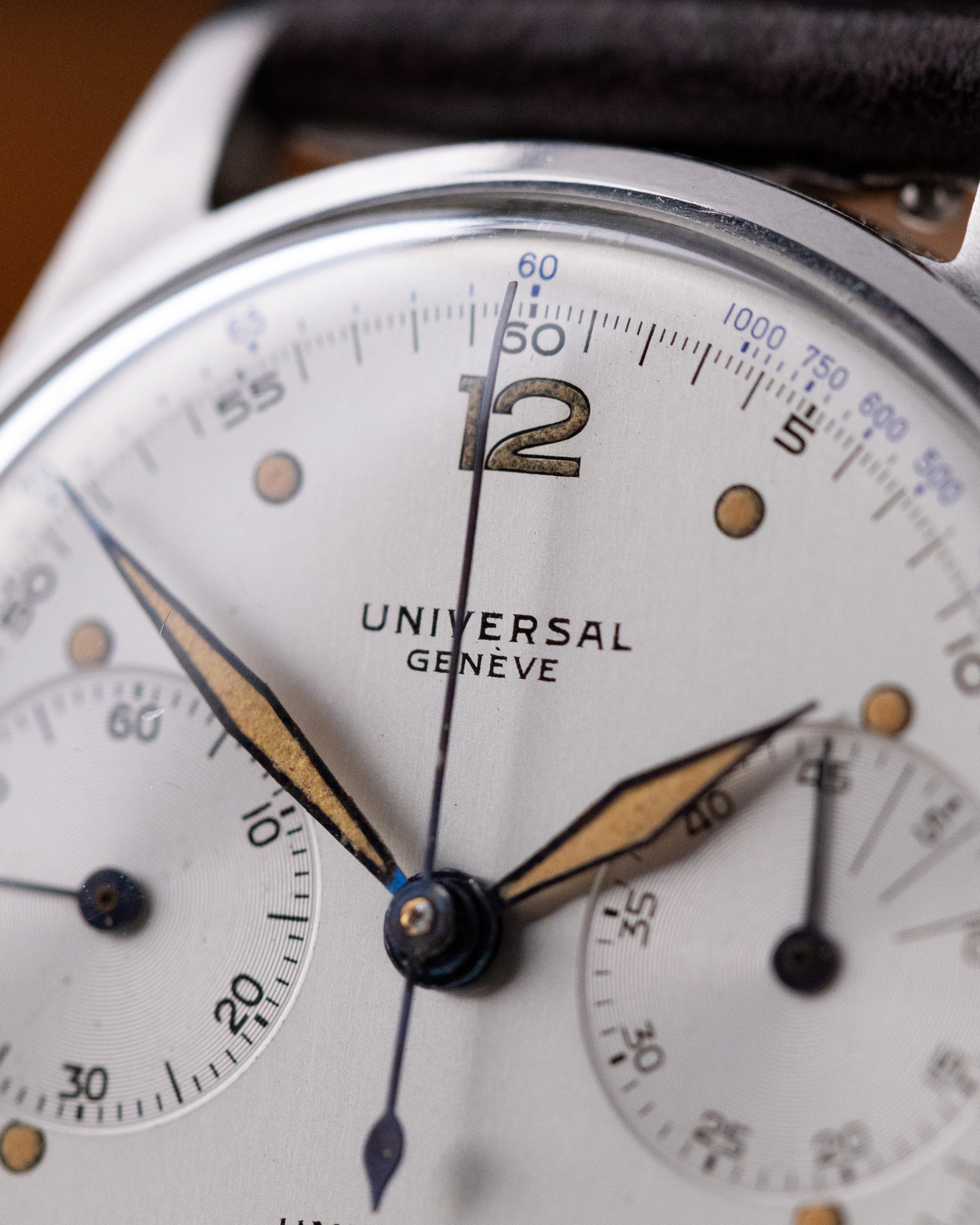 Vintage Universal Genève Uni - Compax Chronograph, Ref. 224100, Radium Dial, Cal. 285 from 1940's - DuMarko