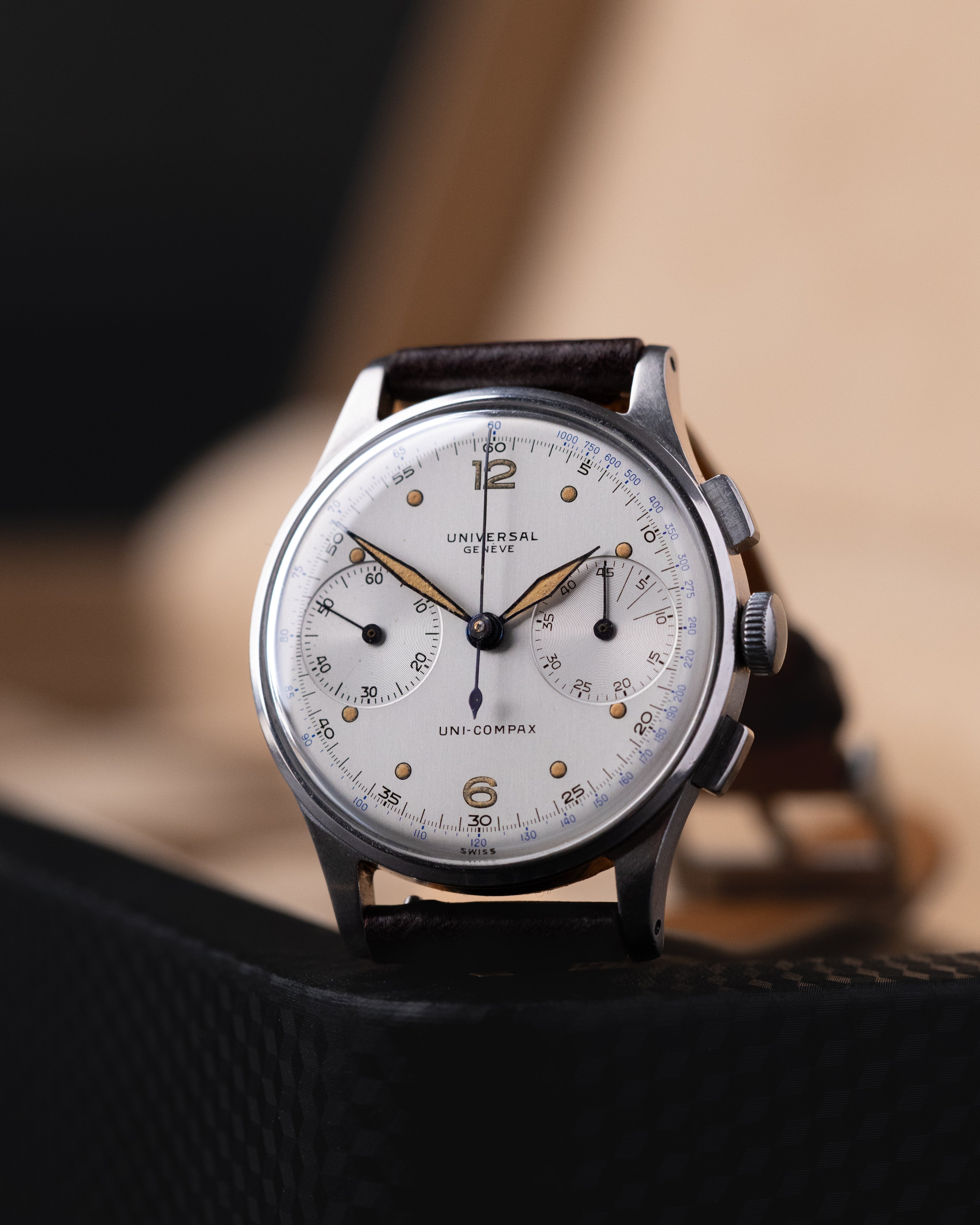 Vintage Universal Genève Uni - Compax Chronograph, Ref. 224100, Radium Dial, Cal. 285 from 1940's - DuMarko