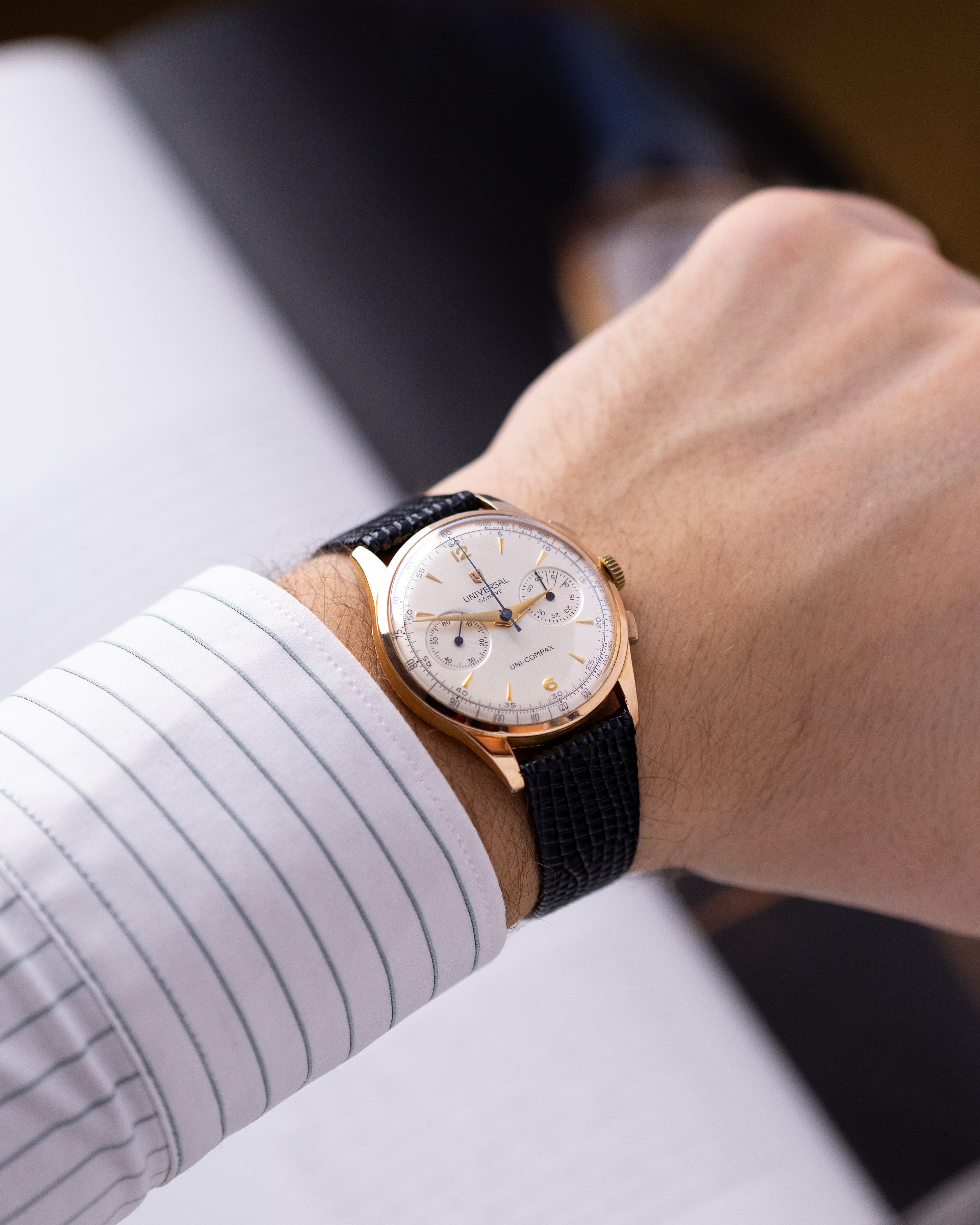 Vintage Universal Genève Uni - Compax, Jumbo 18K Solid Gold Case, Ref. 124116, Cal. 285 from 1950's - DuMarko