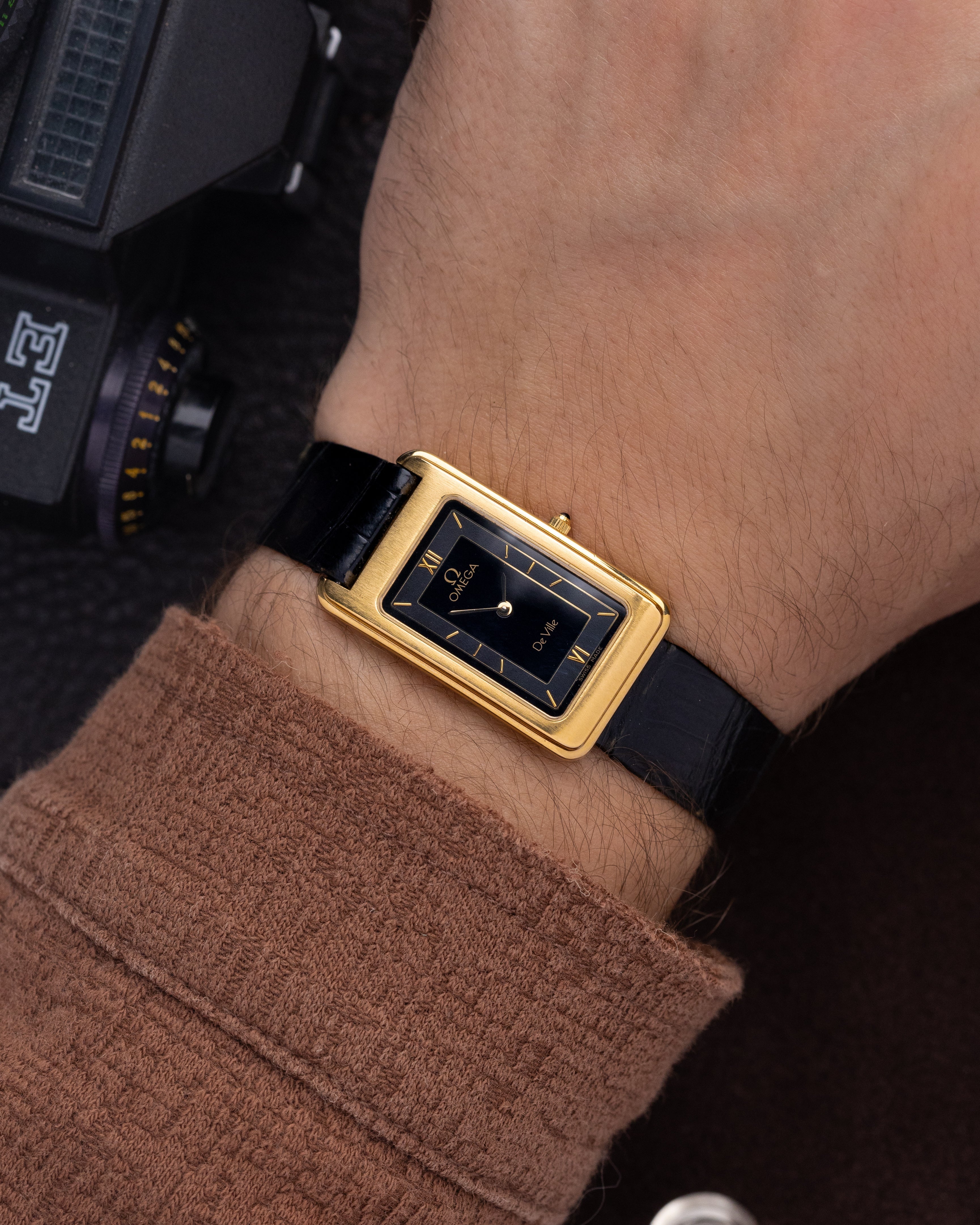 Vintage watch Omega De Ville Tank Quartz - VintageDuMarko