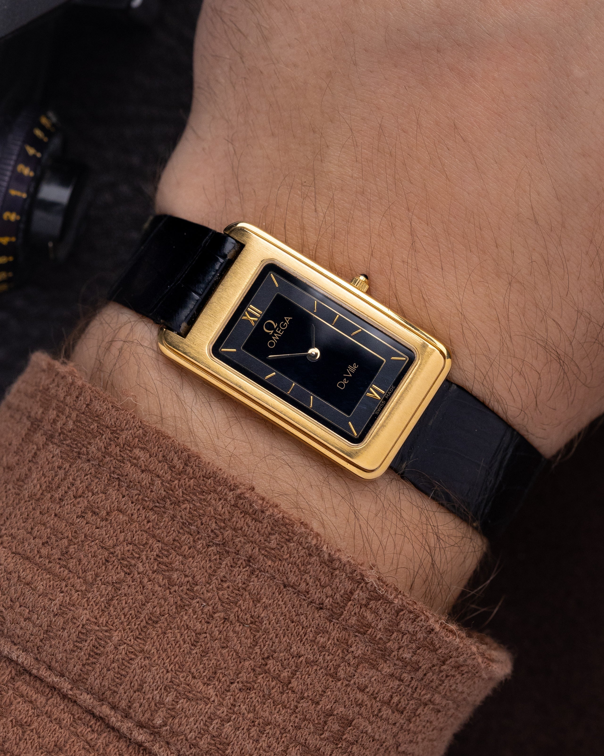 Vintage watch Omega De Ville Tank Quartz - VintageDuMarko