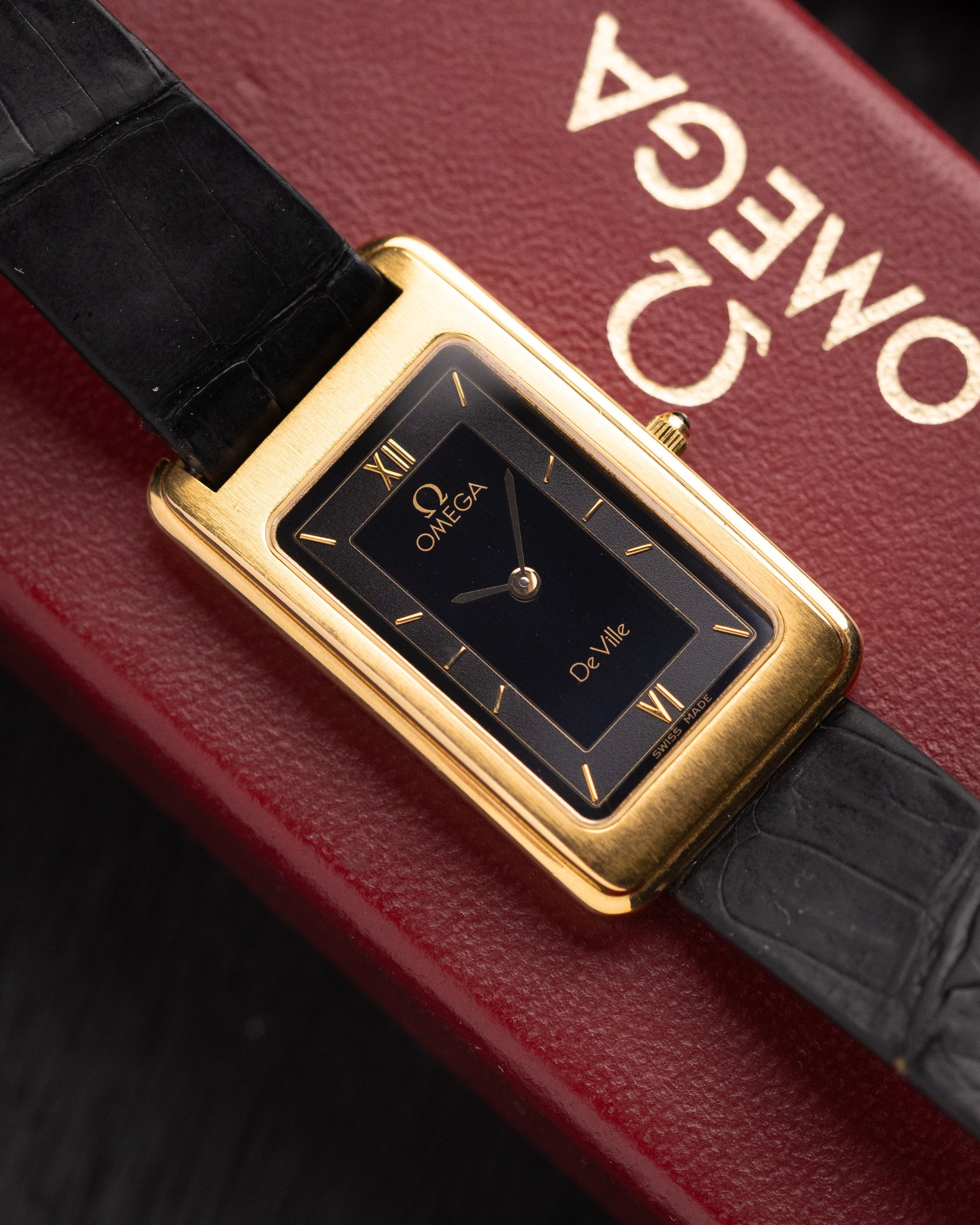 Vintage watch Omega De Ville Tank Quartz - VintageDuMarko