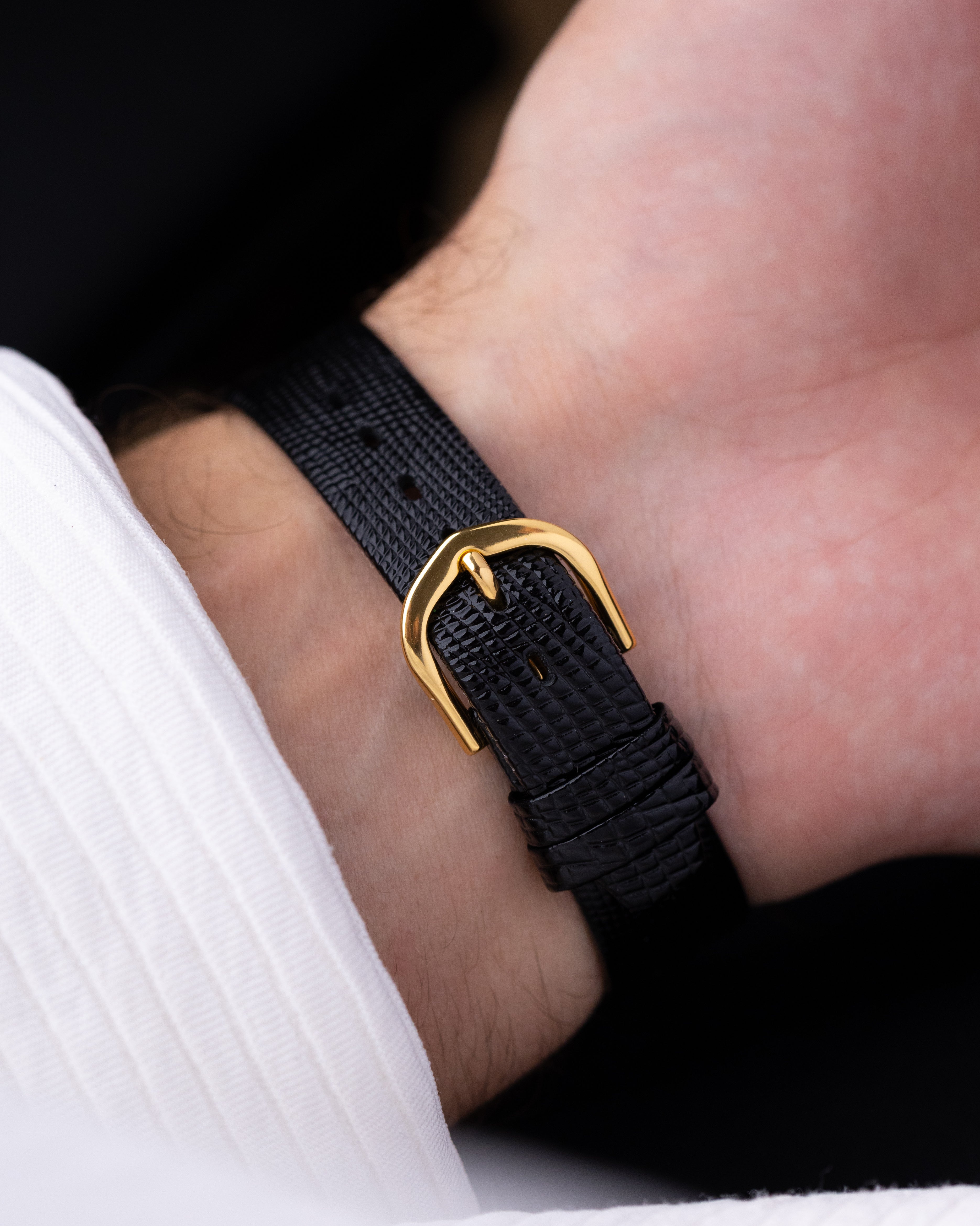 Vintage Wittnauer Art Deco Tank, Ref. 2360 - 9WN, Linen Dial, Cal. 9E, Manual Wind - DuMarko