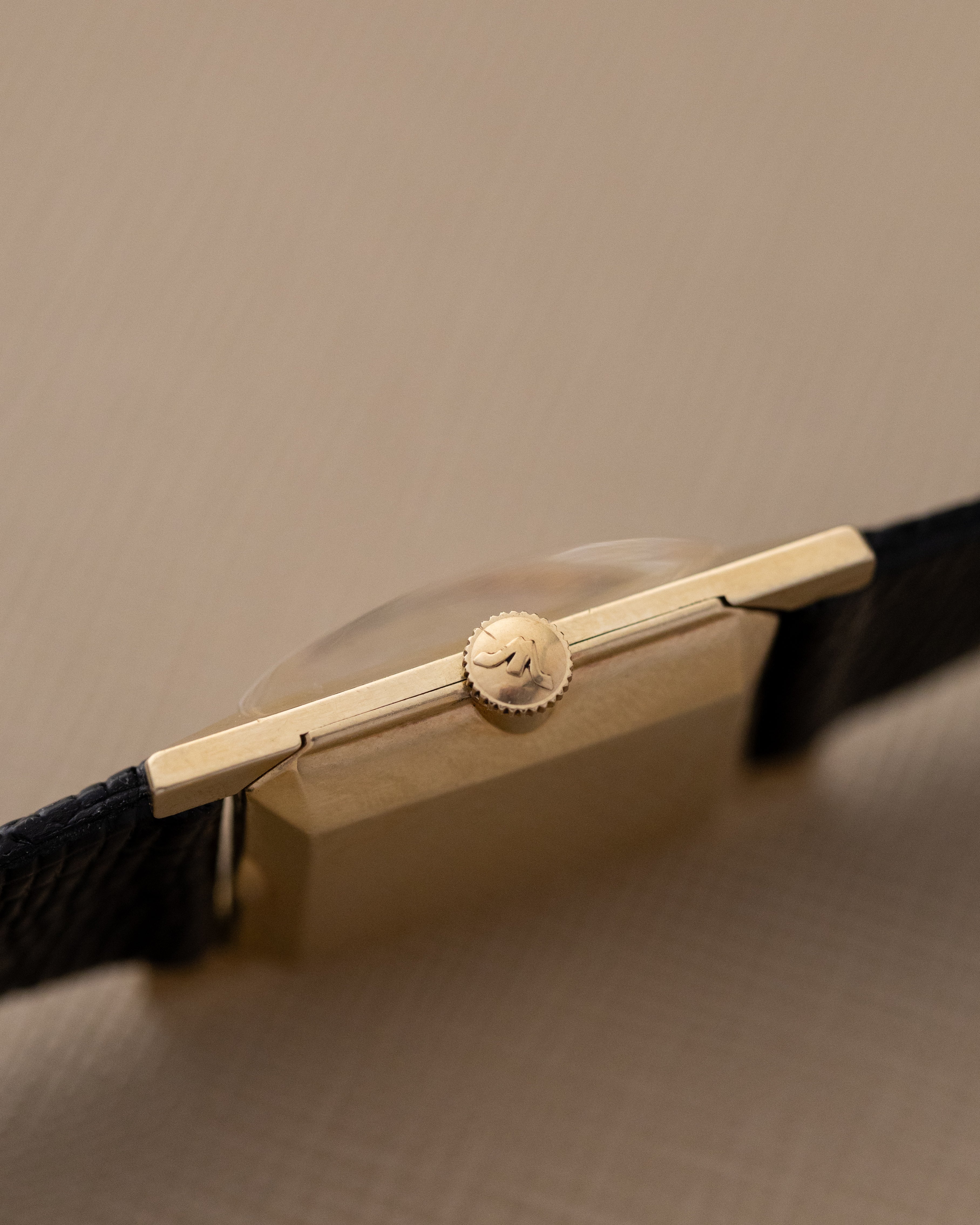 Vintage Wittnauer Art Deco Tank, Ref. 2360 - 9WN, Linen Dial, Cal. 9E, Manual Wind - DuMarko