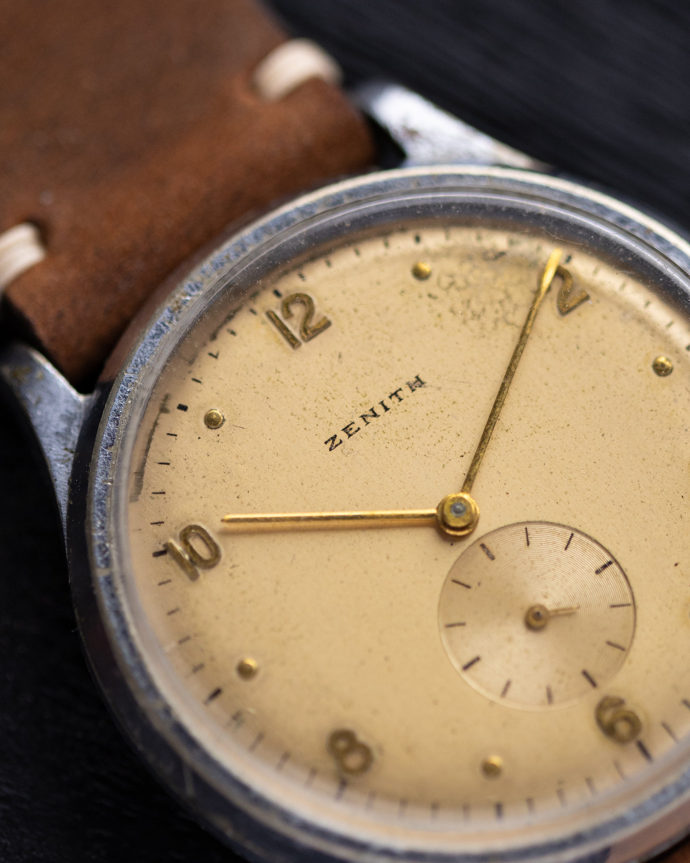 Vintage Zenith Swiss Watch, Patina dial, Oversized case 38 mm - DuMarko