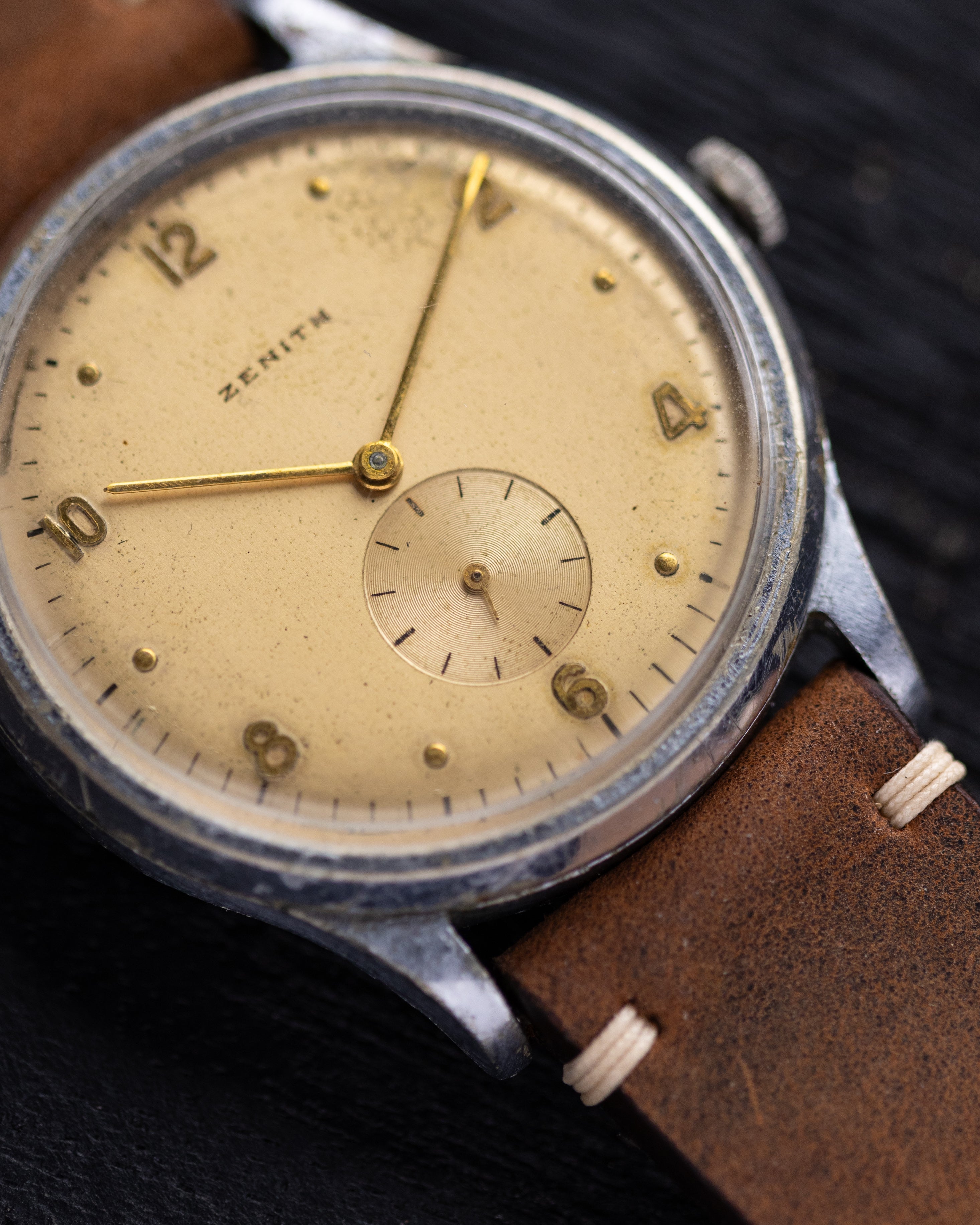 Vintage Zenith Swiss Watch, Patina dial, Oversized case 38 mm - DuMarko