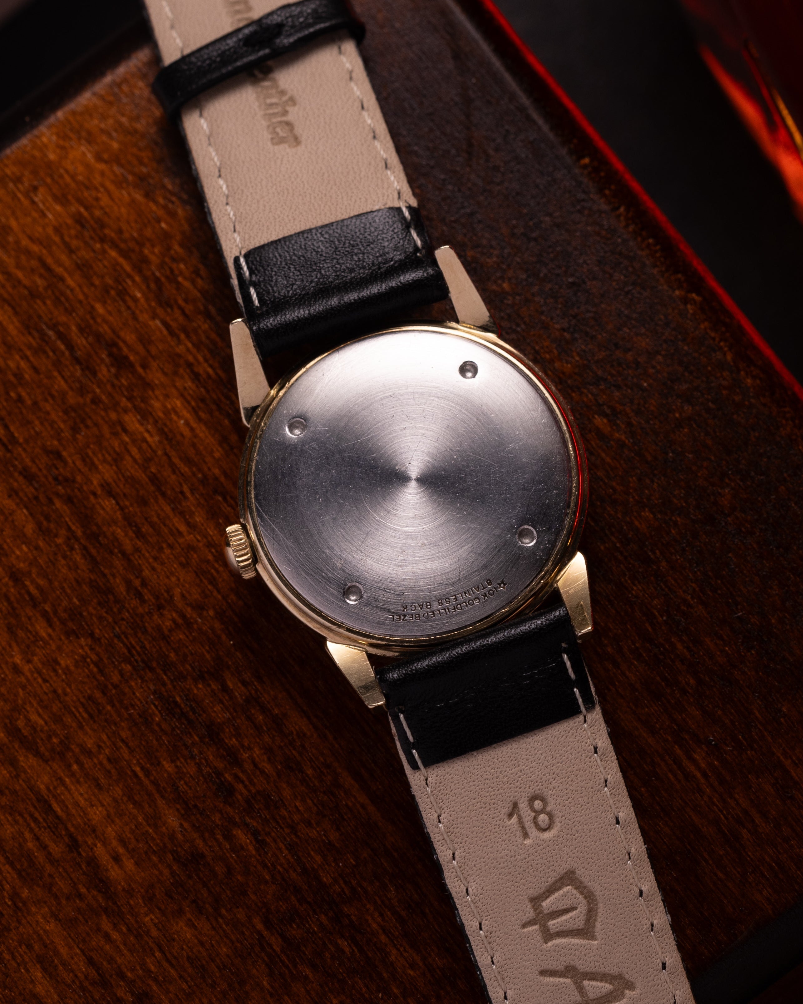 Luxury Vintage Universal Geneve watch, 10K Gold Filled - VintageDuMarko