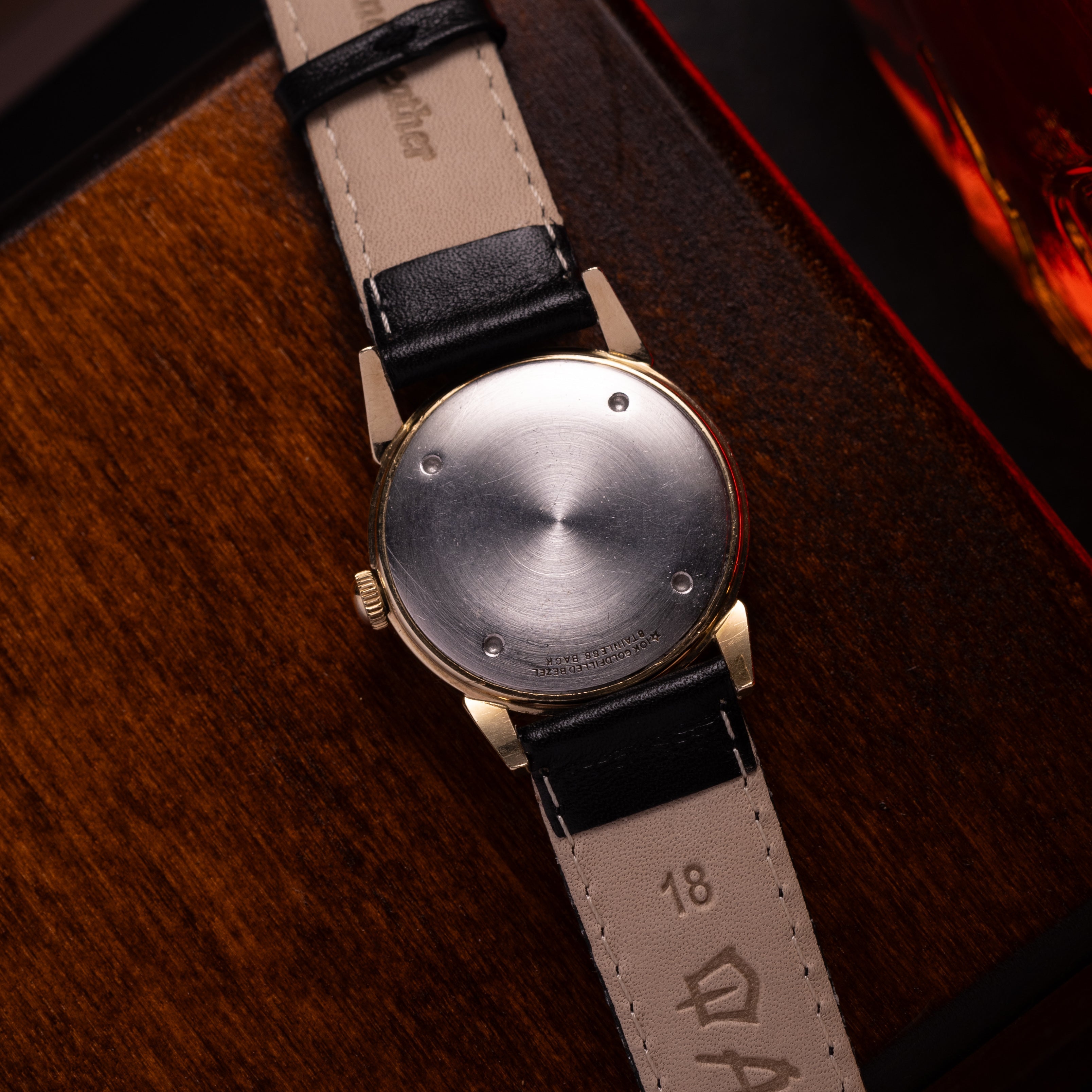 Luxury Vintage Universal Geneve watch, 10K Gold Filled - VintageDuMarko