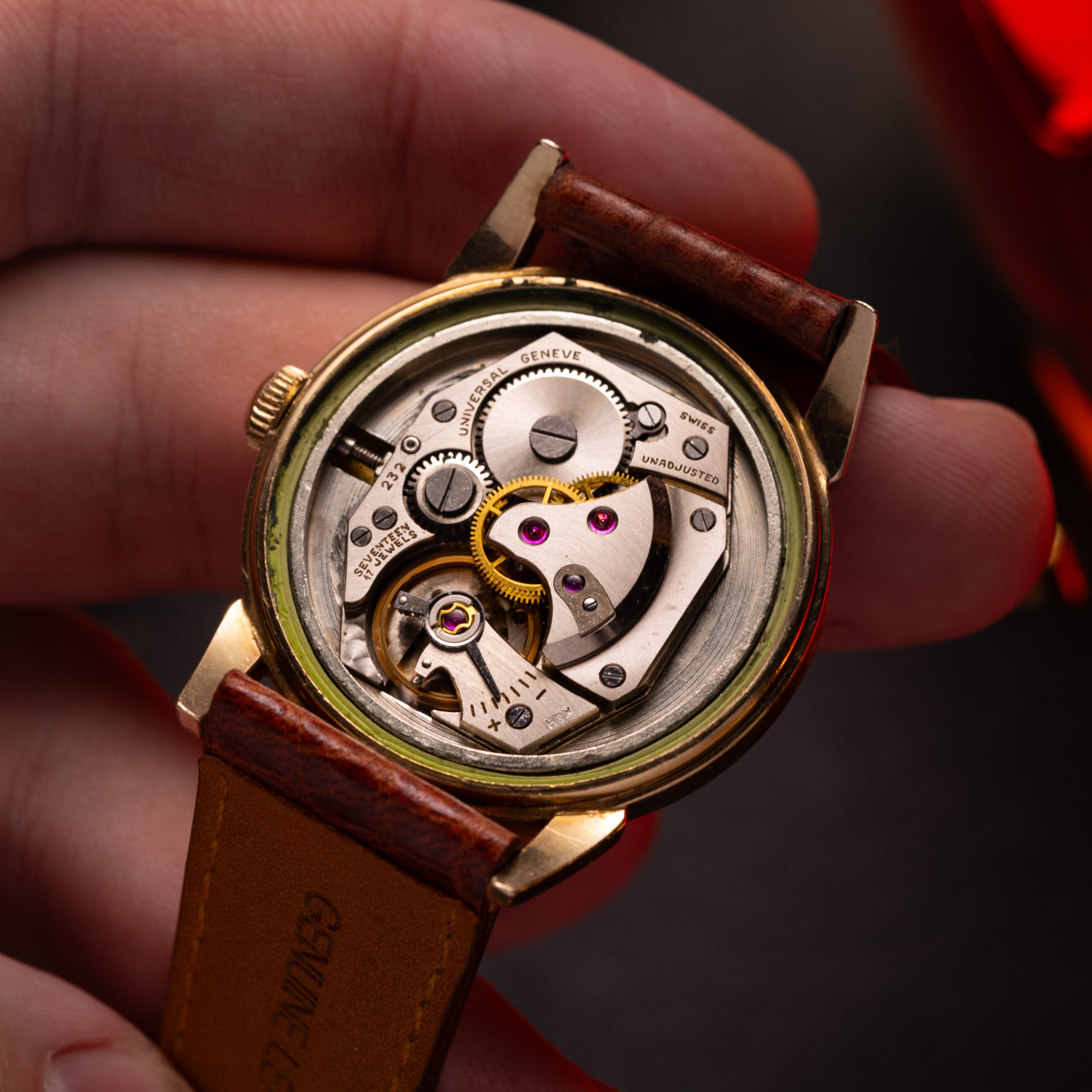 Luxury Vintage Universal Geneve watch, 10K Gold Filled - VintageDuMarko