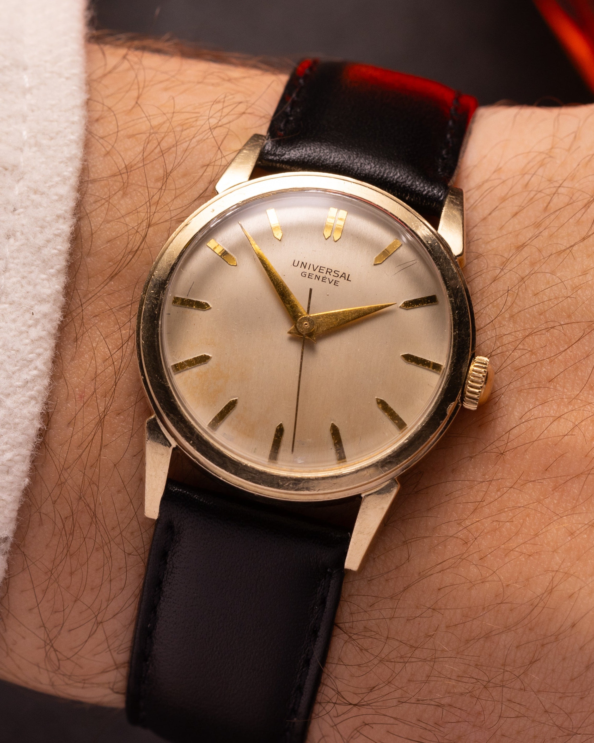 Luxury Vintage Universal Geneve watch, 10K Gold Filled - VintageDuMarko