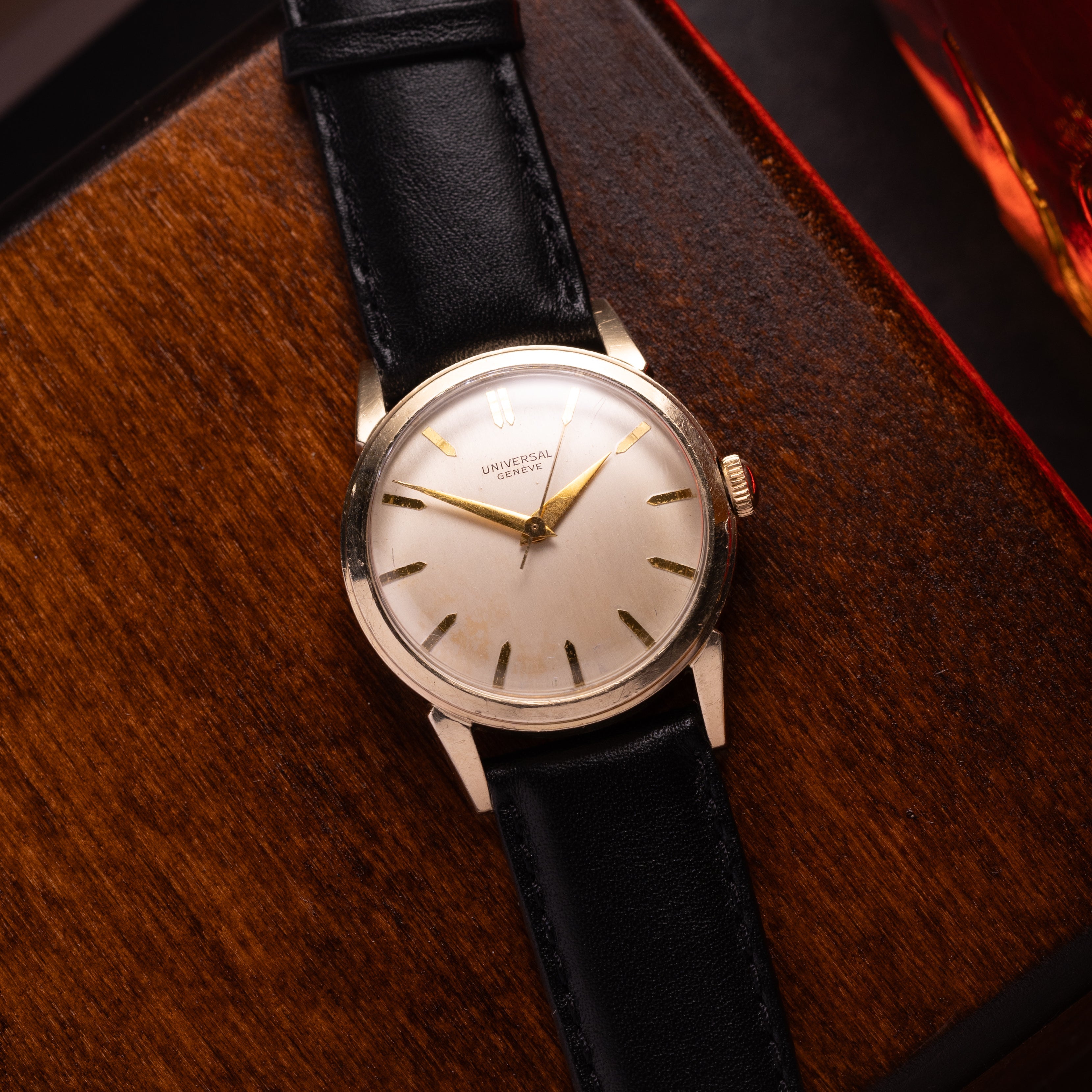 Luxury Vintage Universal Geneve watch, 10K Gold Filled - VintageDuMarko