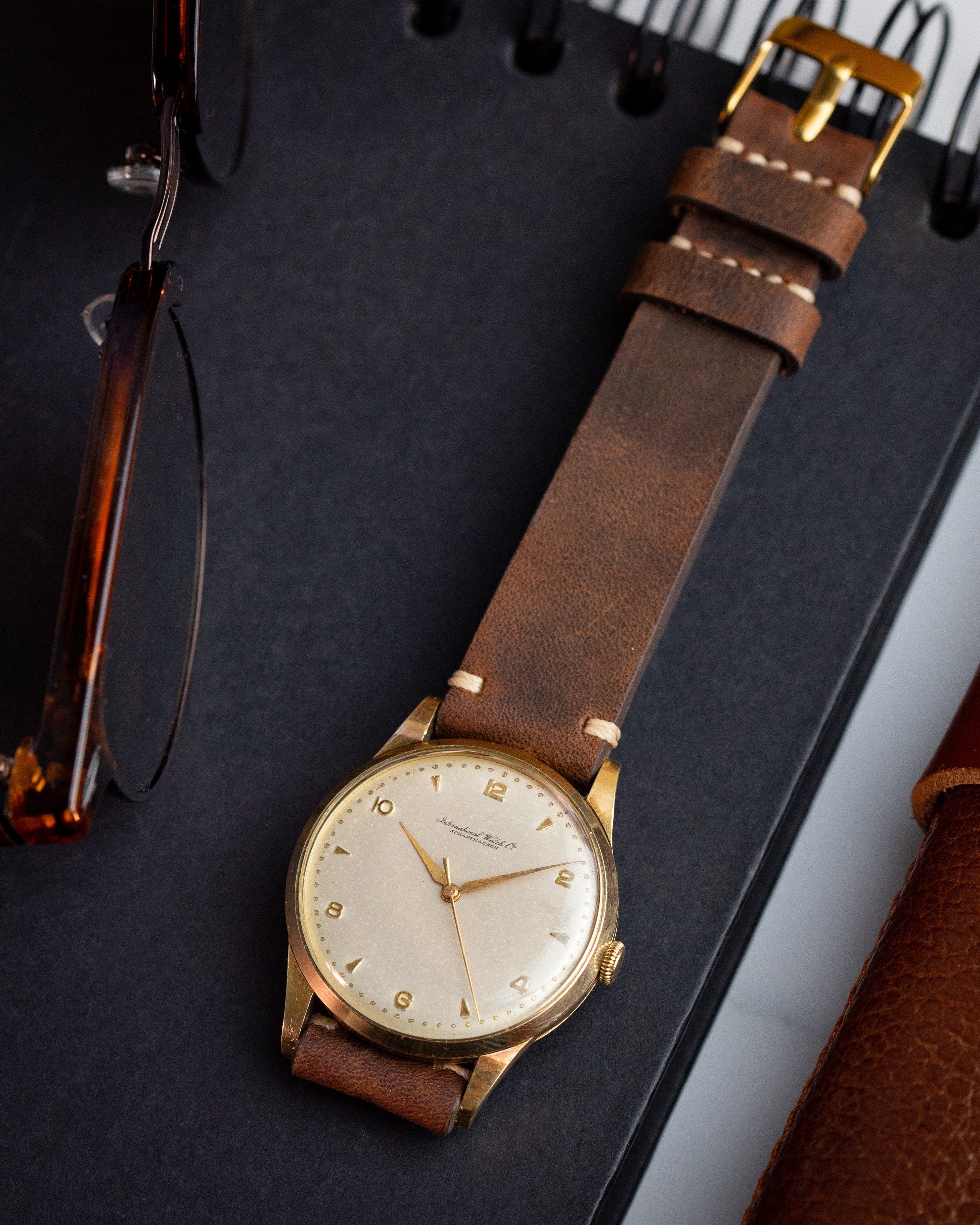 Premium Vintage Watch "IWC Schaffhausen", 14K Gold - VintageDuMarko