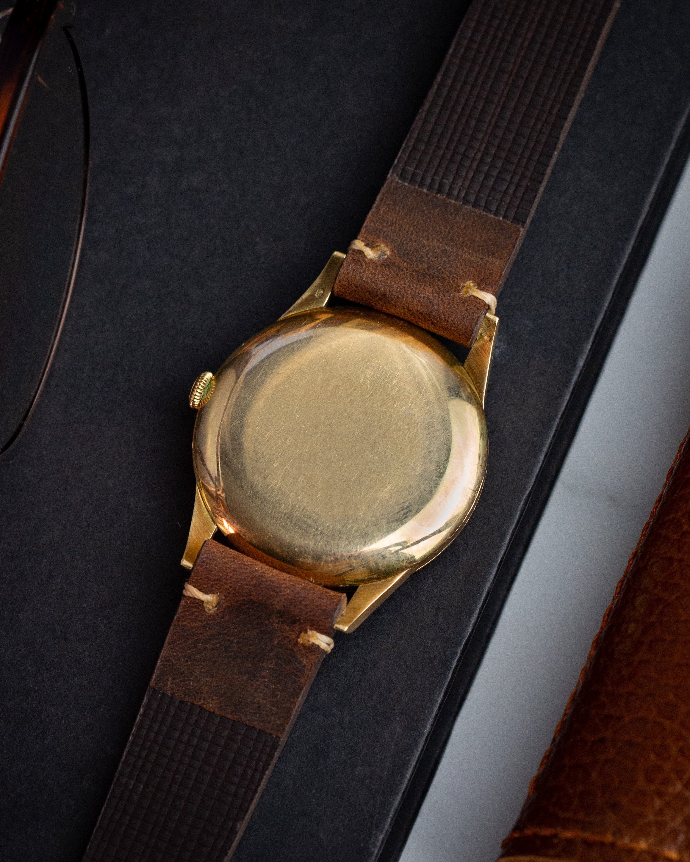 Premium Vintage Watch "IWC Schaffhausen", 14K Gold - VintageDuMarko