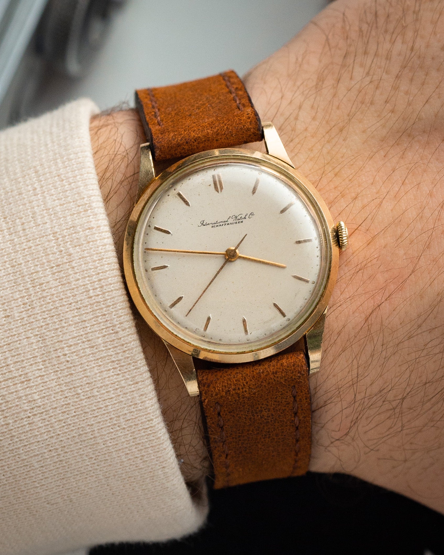 Premium Vintage Watch "IWC Schaffhausen", 14K Solid Gold, Rare Swiss Watch for Men and Women - VintageDuMarko