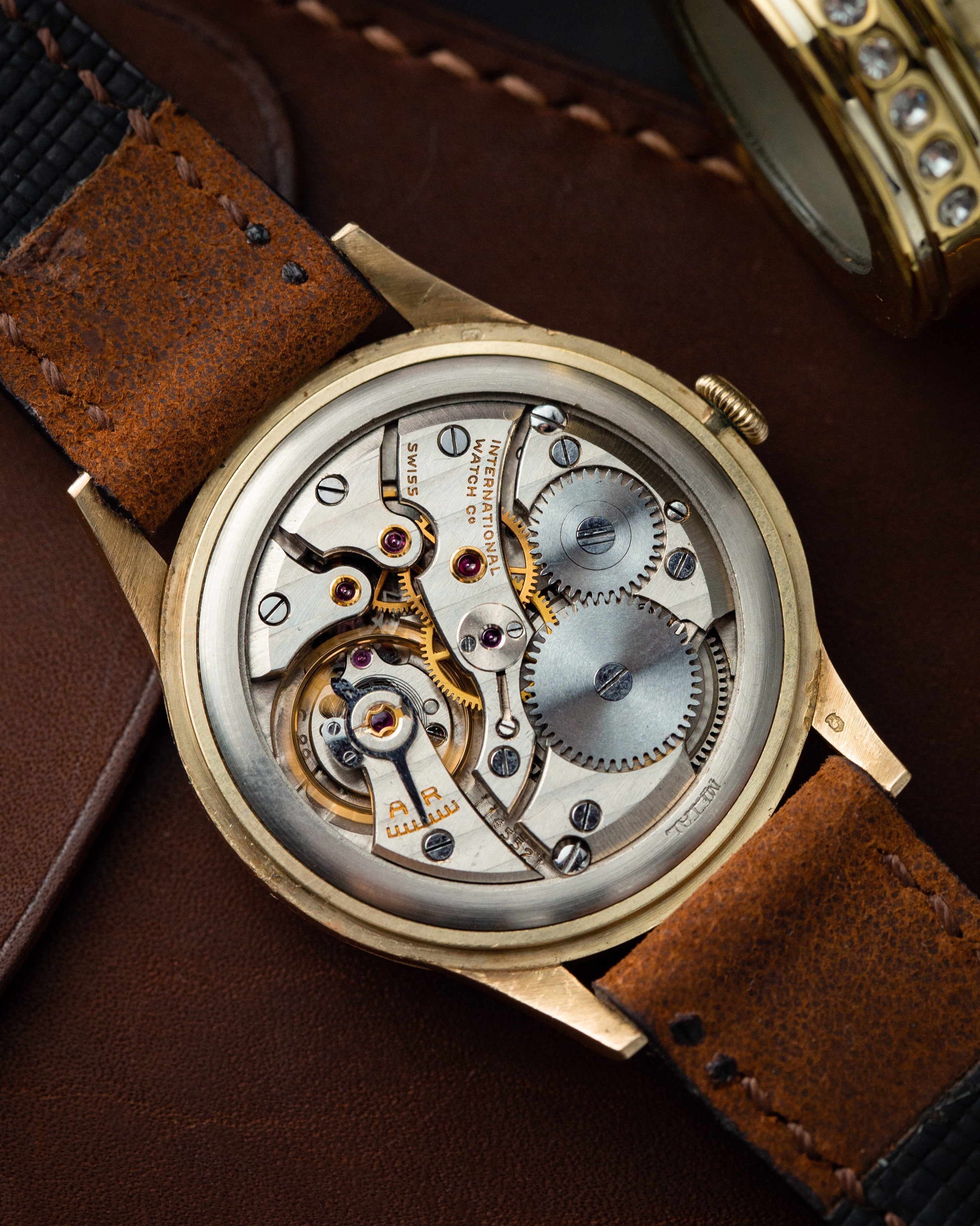 Premium Vintage Watch "IWC Schaffhausen", 14K Solid Gold, Rare Swiss Watch for Men and Women - VintageDuMarko