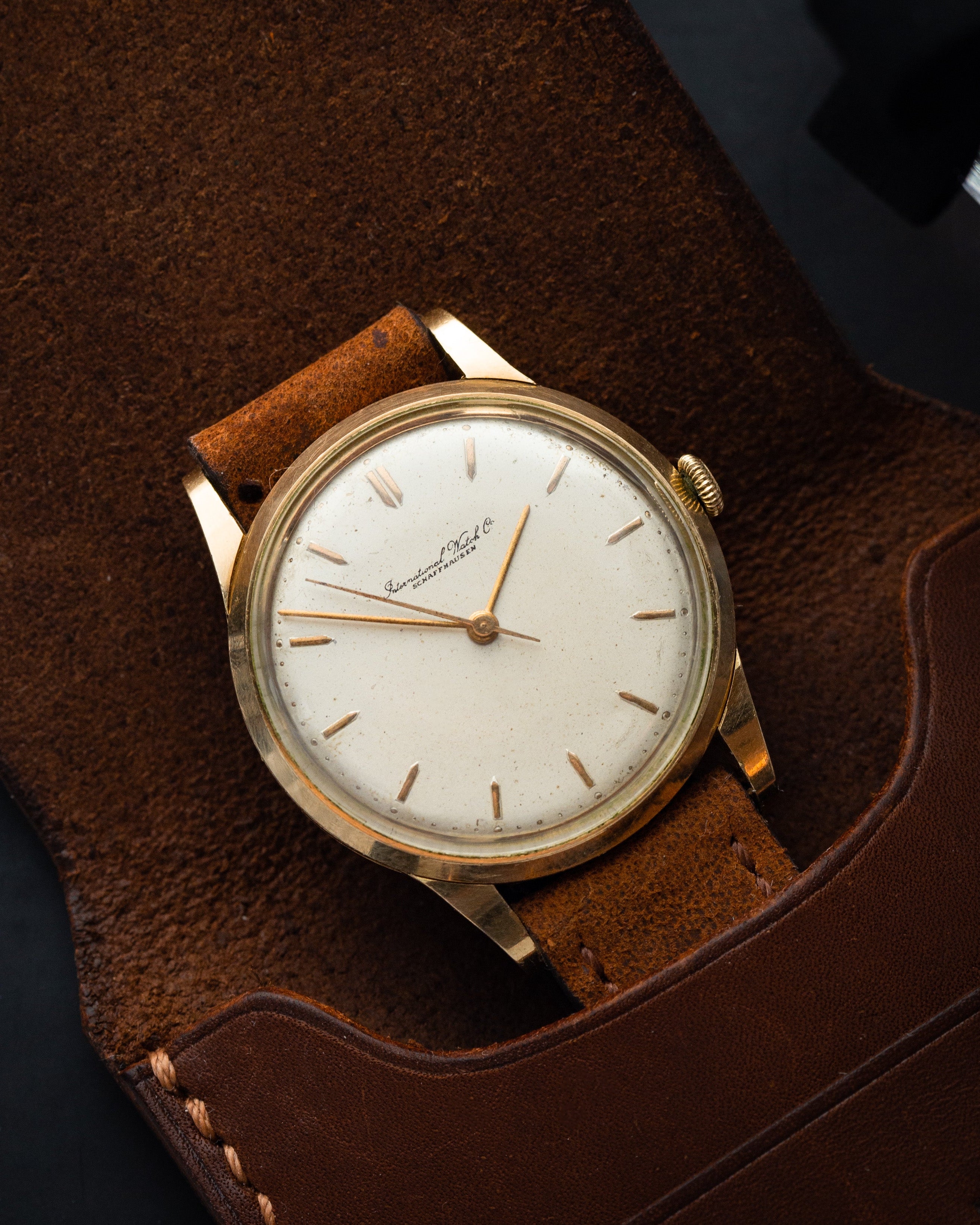Premium Vintage Watch "IWC Schaffhausen", 14K Solid Gold, Rare Swiss Watch for Men and Women - VintageDuMarko