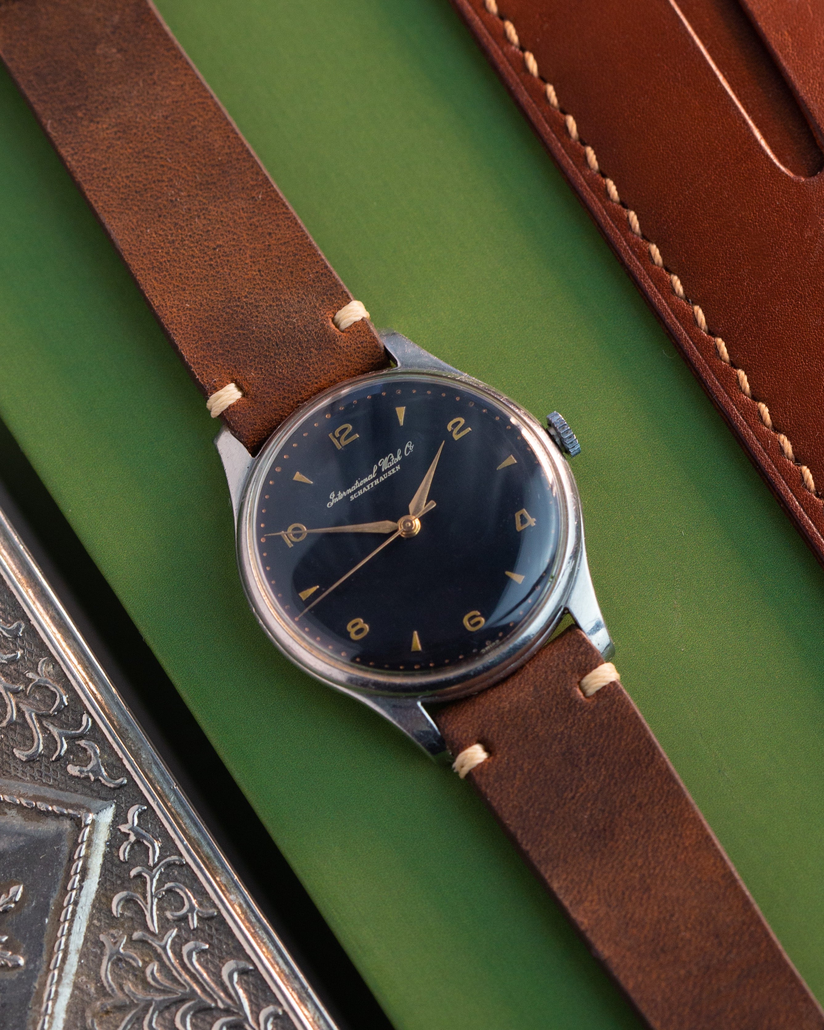 Premium Vintage Watch "IWC Schaffhausen", Rare Swiss Watch for Men and Women - VintageDuMarko