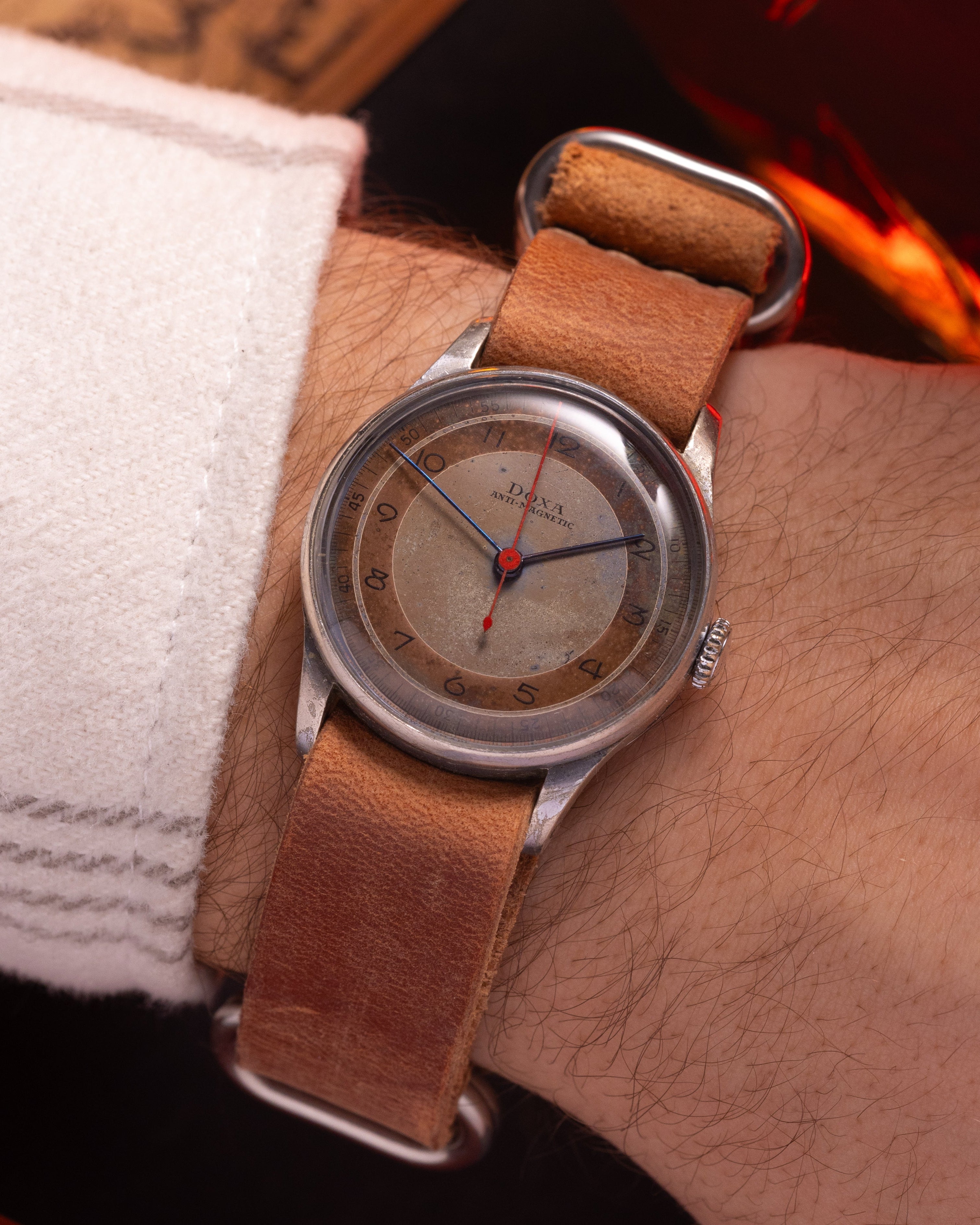 Rare vintage Swiss watch Doxa WW2, Two Tone Dial - VintageDuMarko