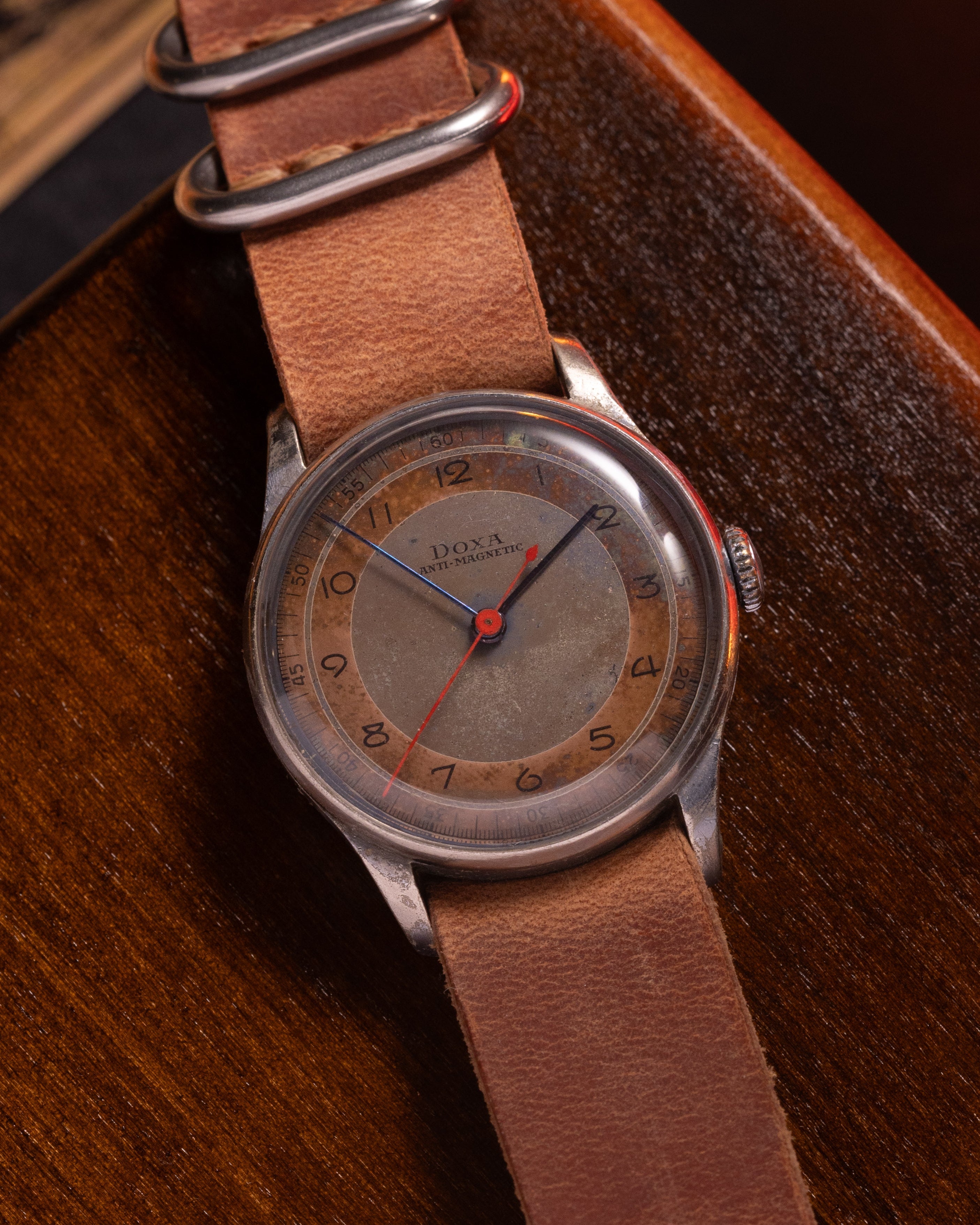 Rare vintage Swiss watch Doxa WW2, Two Tone Dial - VintageDuMarko