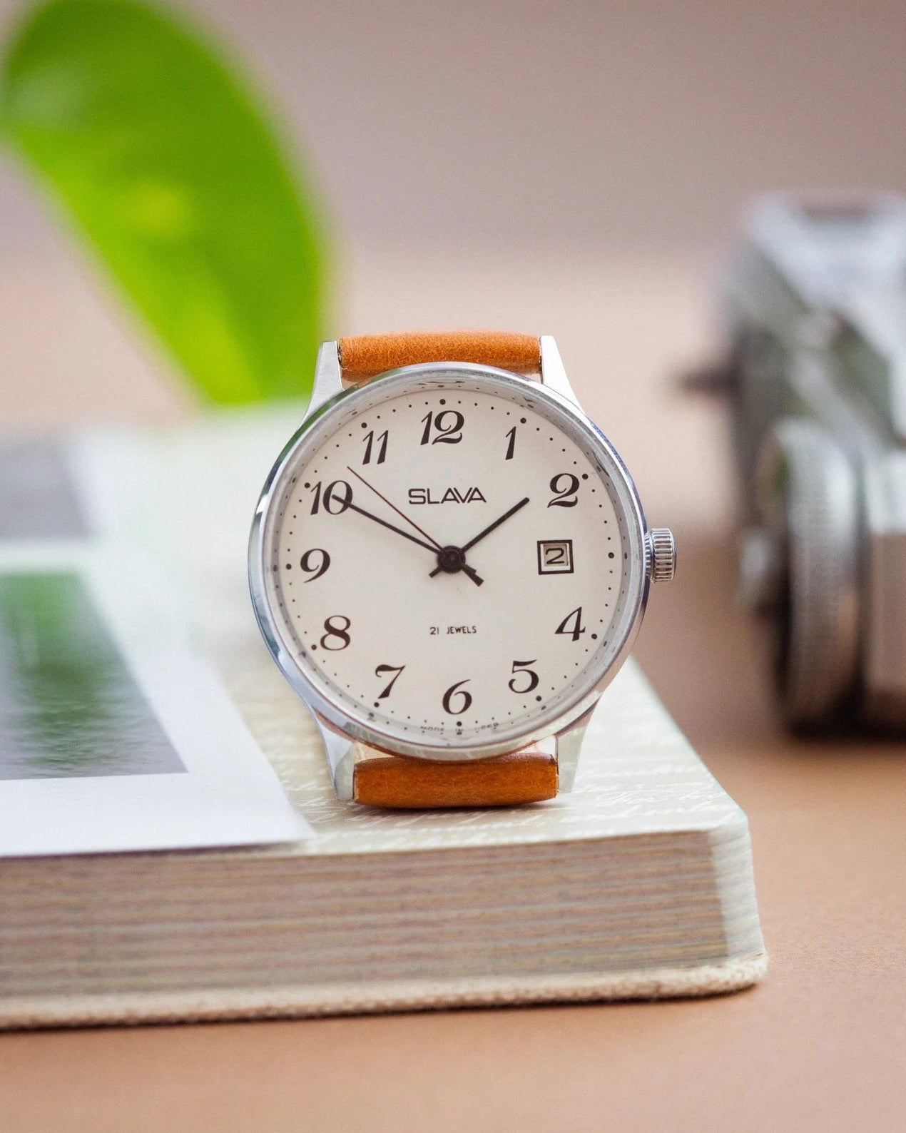 Soviet Slava Watch «Slava» - Mechanical Wrist Watch - VintageDuMarko