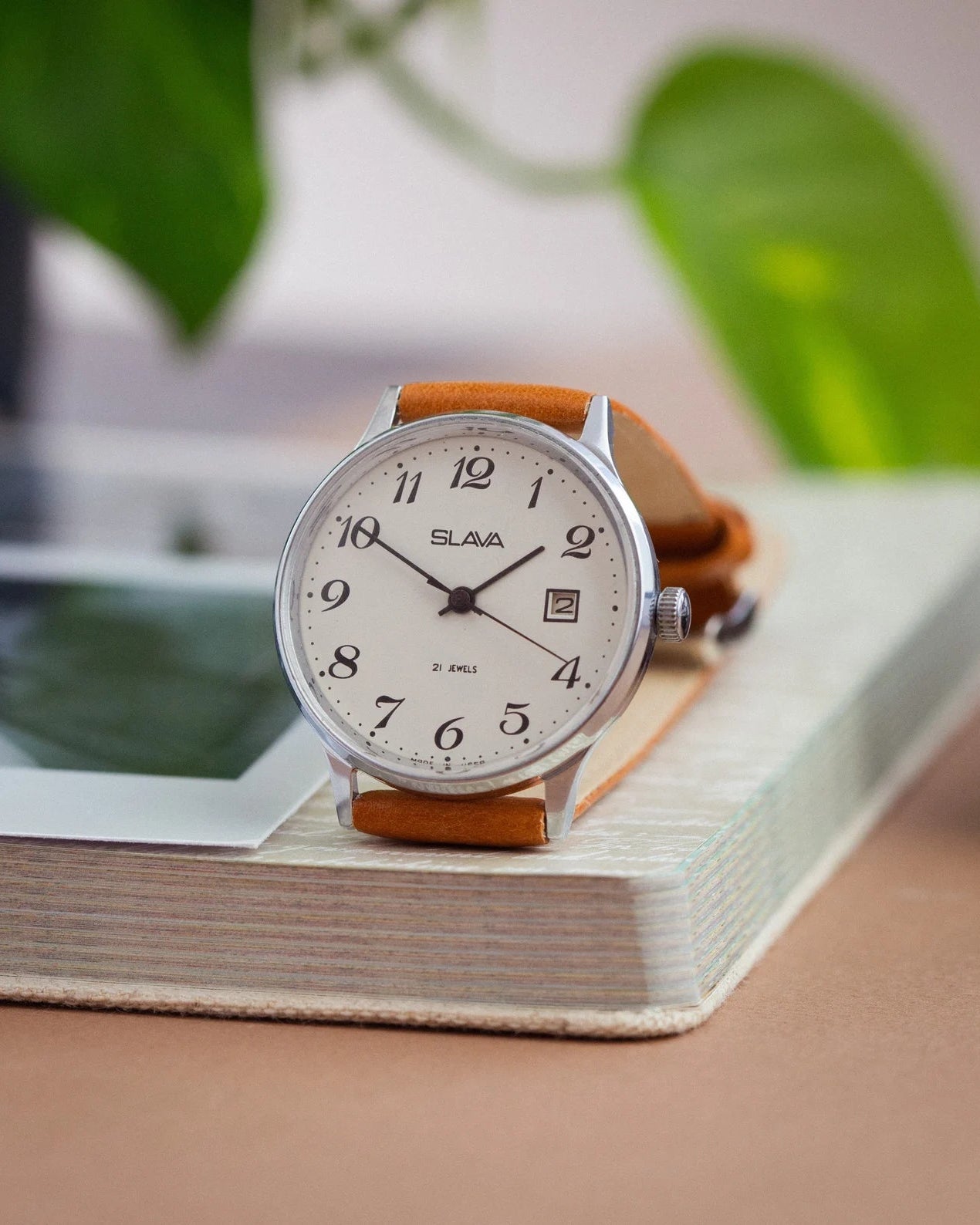 Soviet Slava Watch «Slava» - Mechanical Wrist Watch - VintageDuMarko