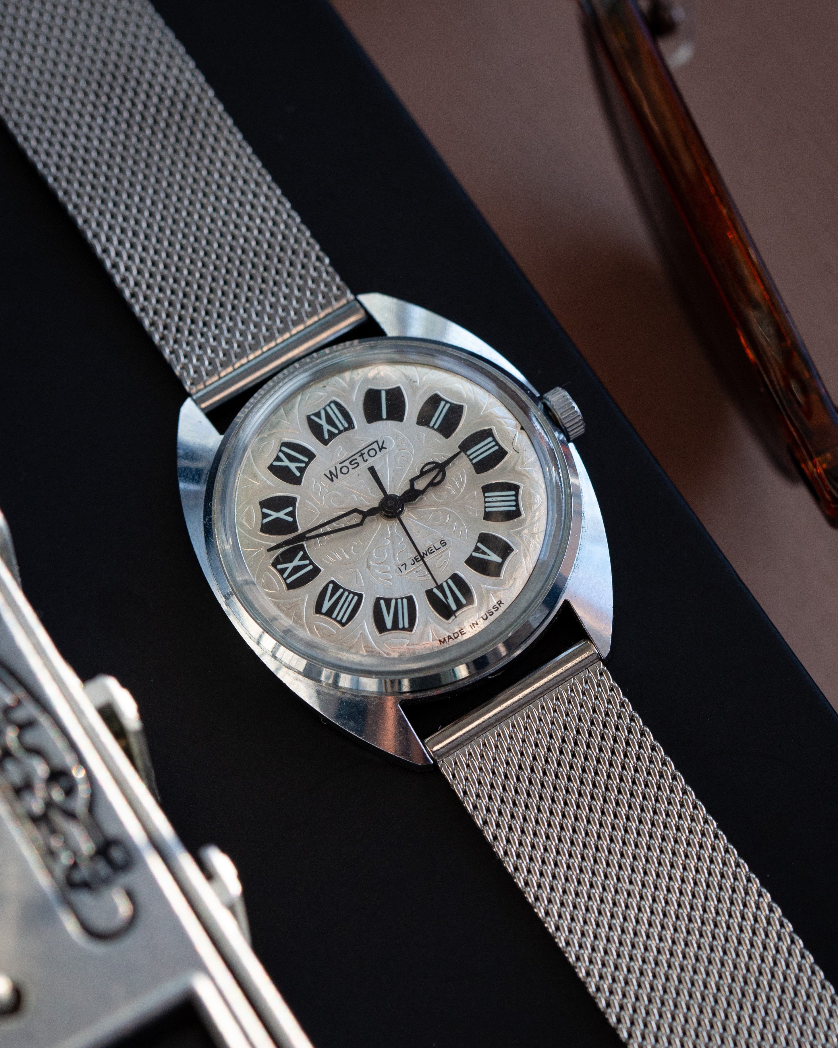 Vintage Men's Watch "Vostok (Wostok)", Mechanical Retro Soviet Watch - VintageDuMarko