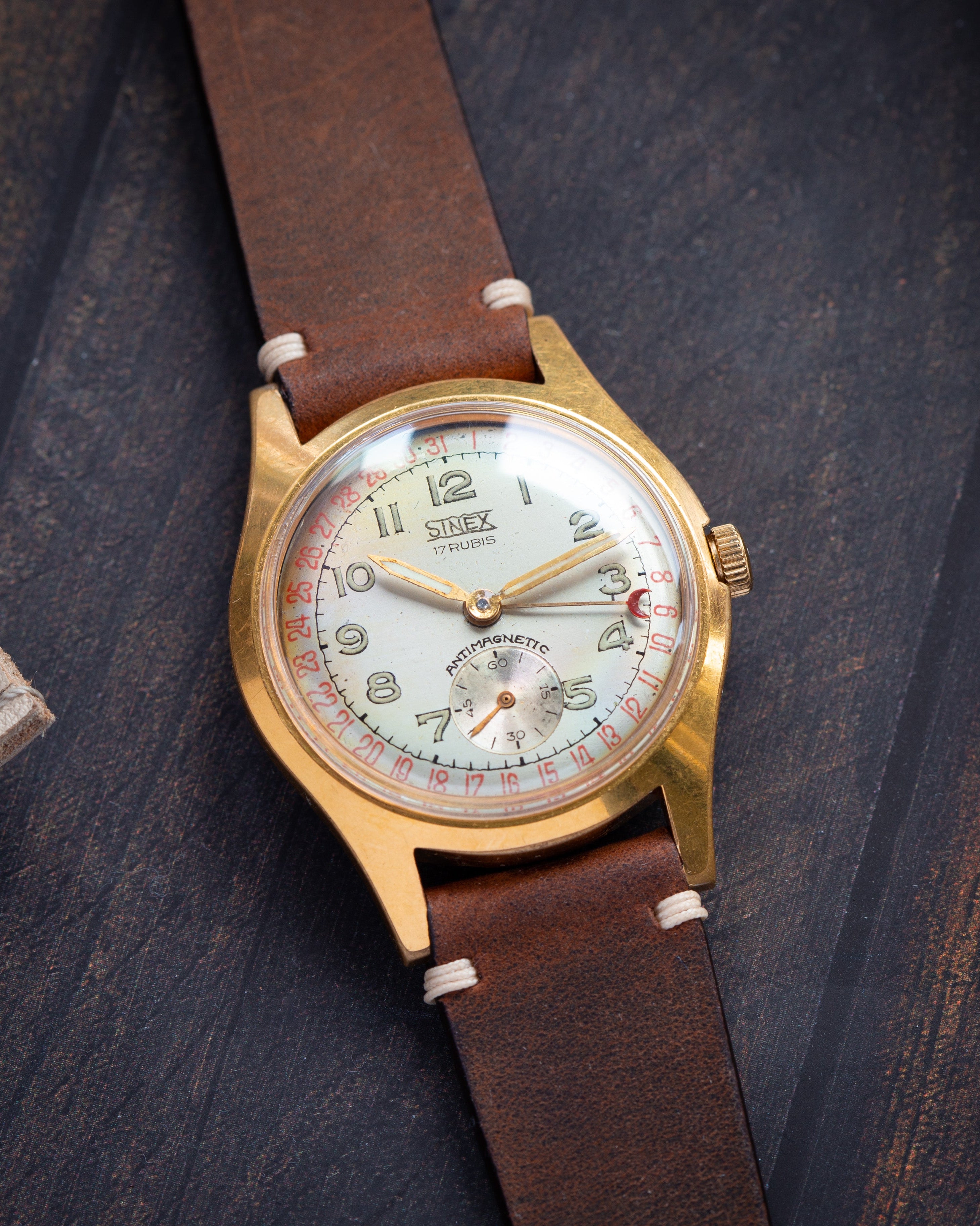 Vintage "Sinex" Men's Swiss Watch - VintageDuMarko