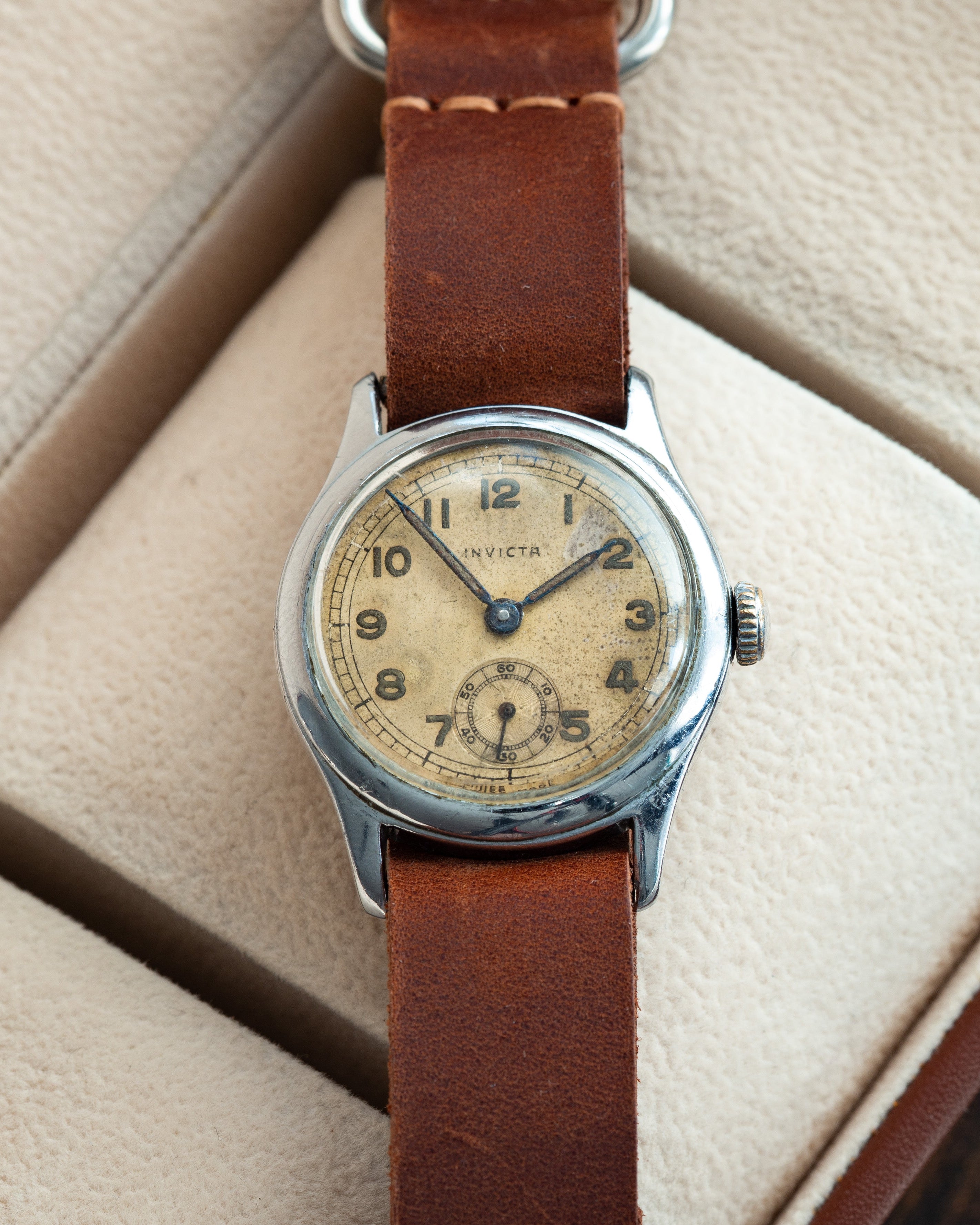 Vintage Swiss Military Watch "Invicta" - VintageDuMarko