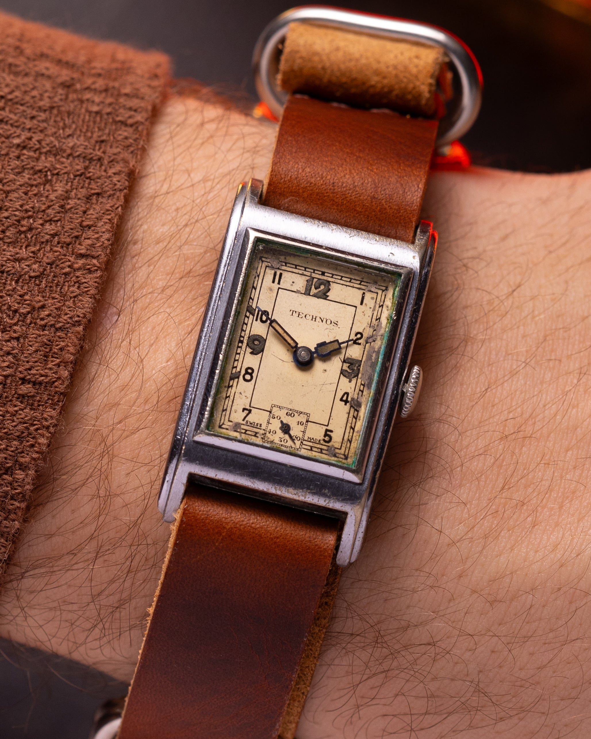 Vintage "Technos" Tank, Art Deco 1940s Watch - VintageDuMarko