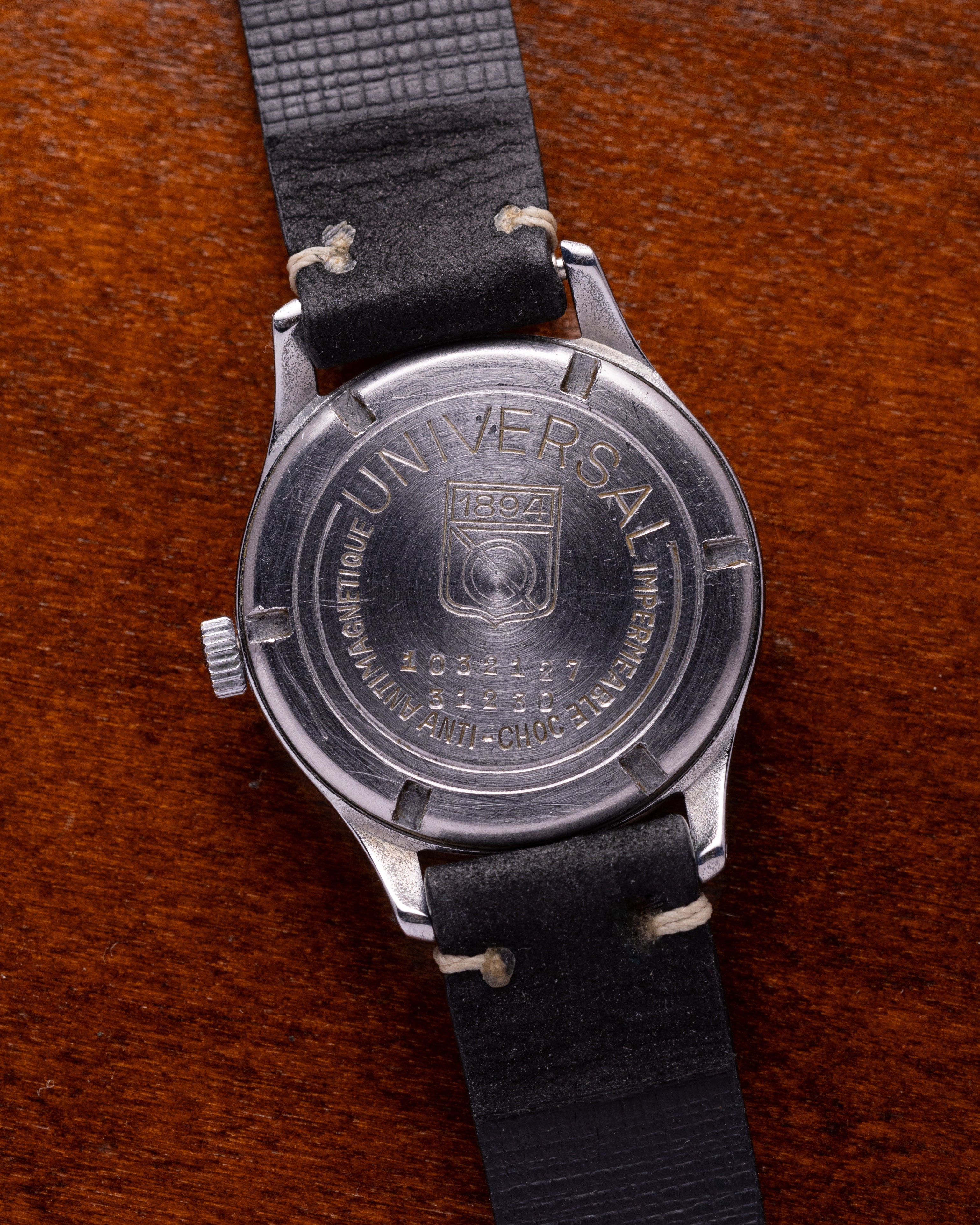 Vintage "Universal Geneve", Rare WW2 watch - VintageDuMarko