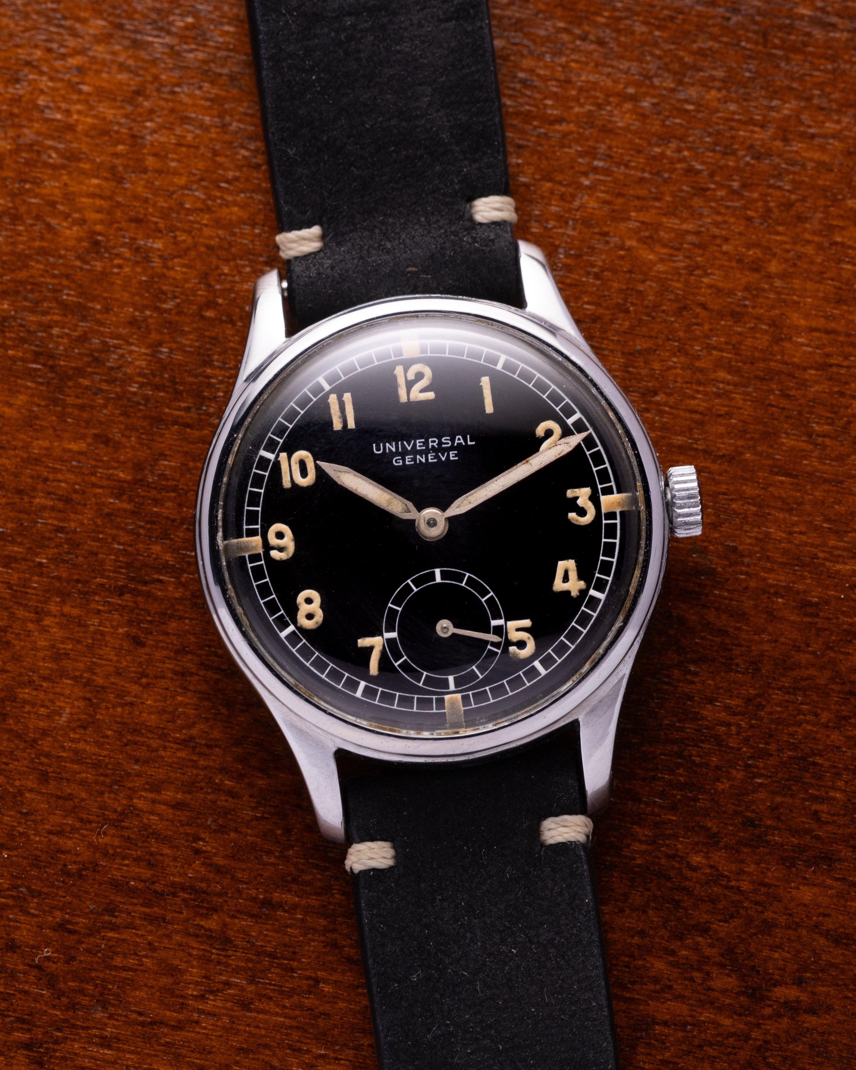 Vintage "Universal Geneve", Rare WW2 watch - VintageDuMarko