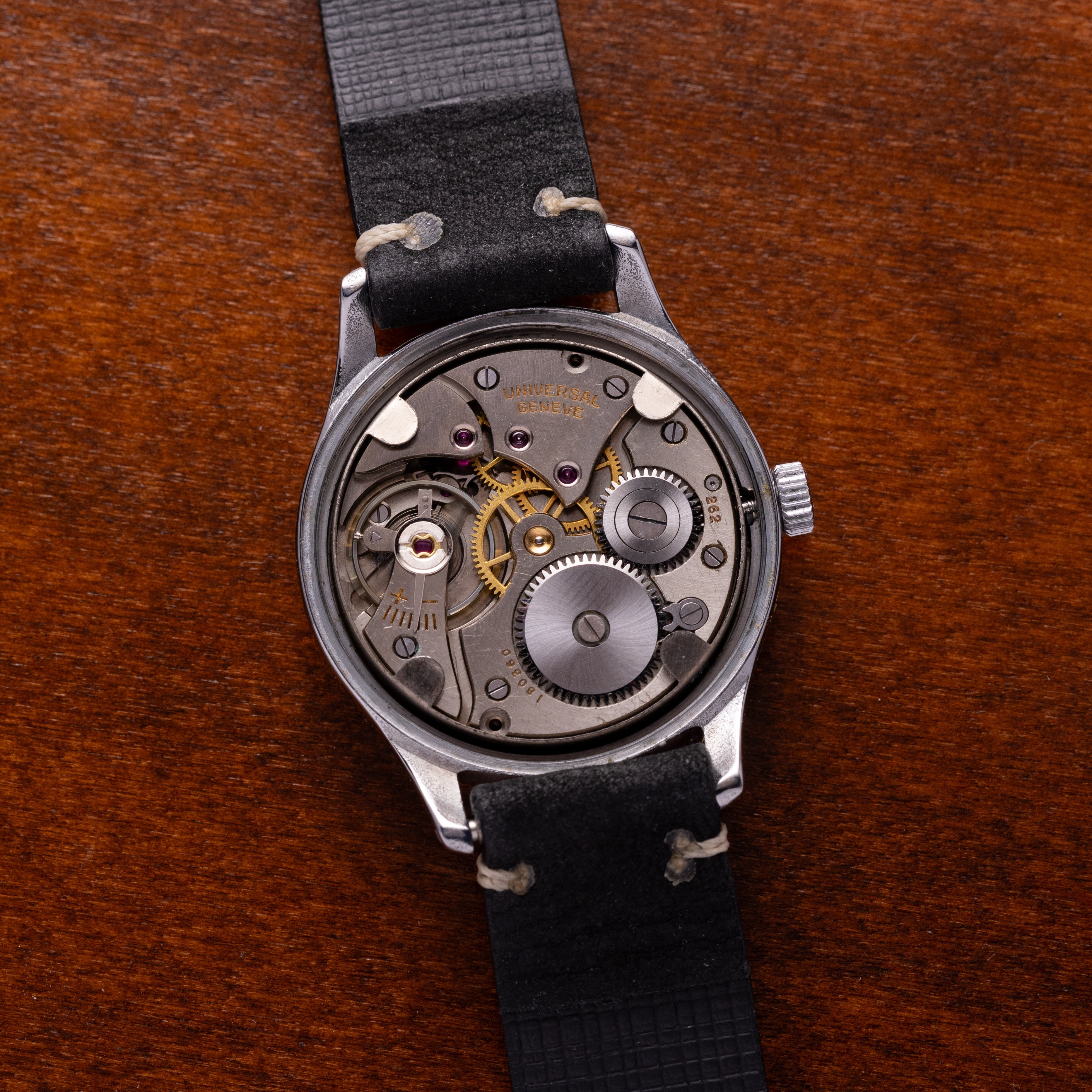 Vintage "Universal Geneve", Rare WW2 watch - VintageDuMarko