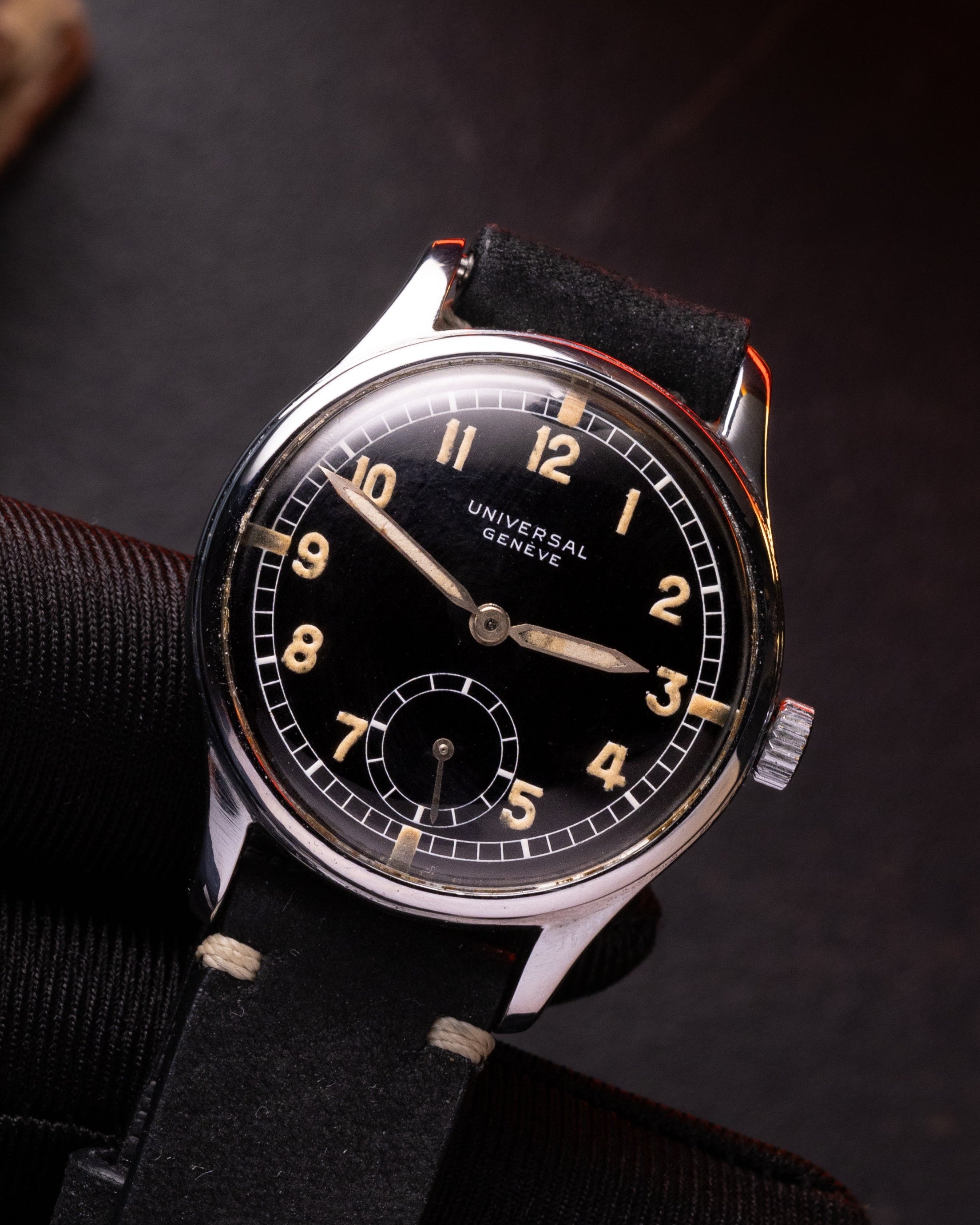 Vintage "Universal Geneve", Rare WW2 watch - VintageDuMarko