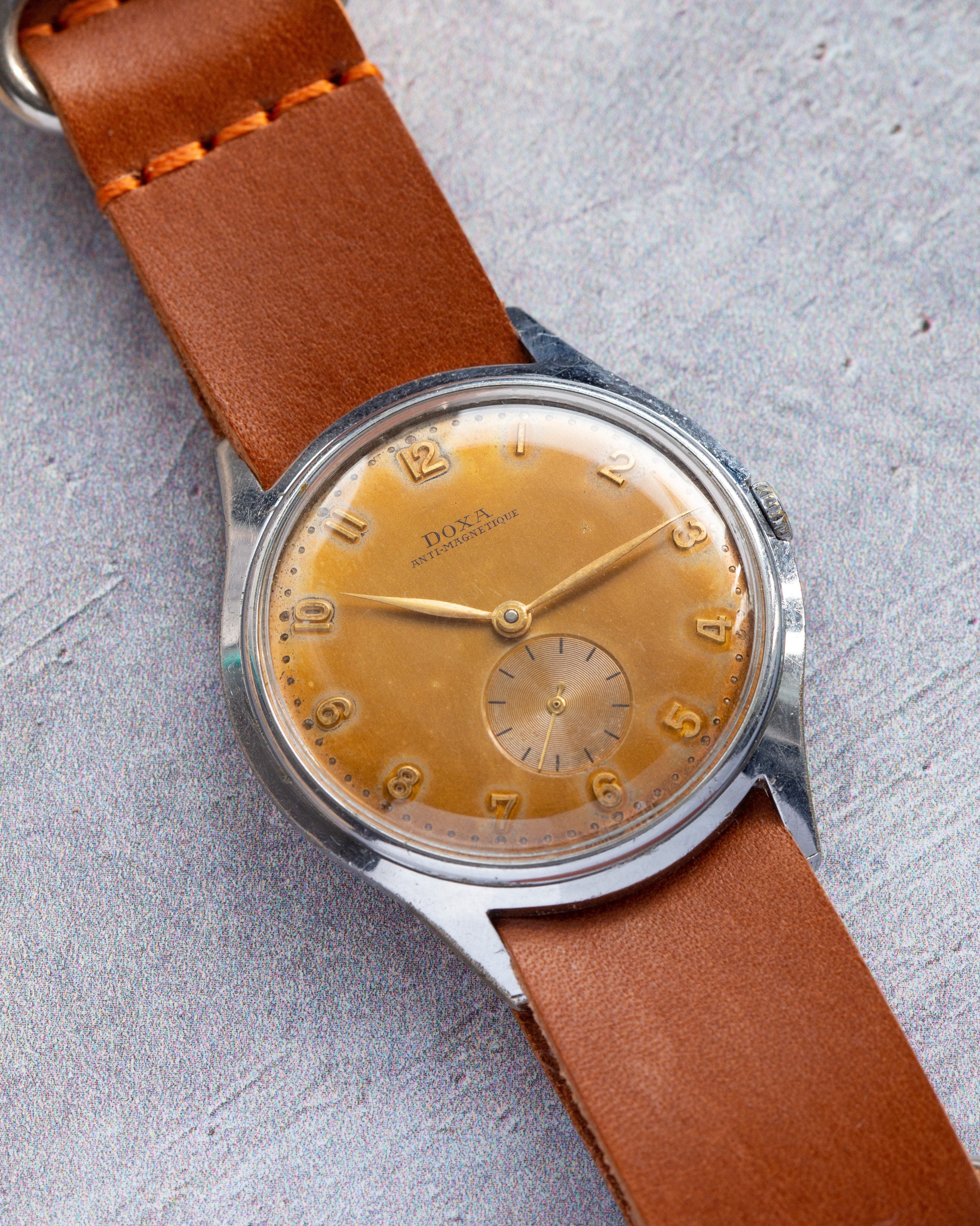 Vintage watch Doxa Salmon dial, Oversized case - VintageDuMarko