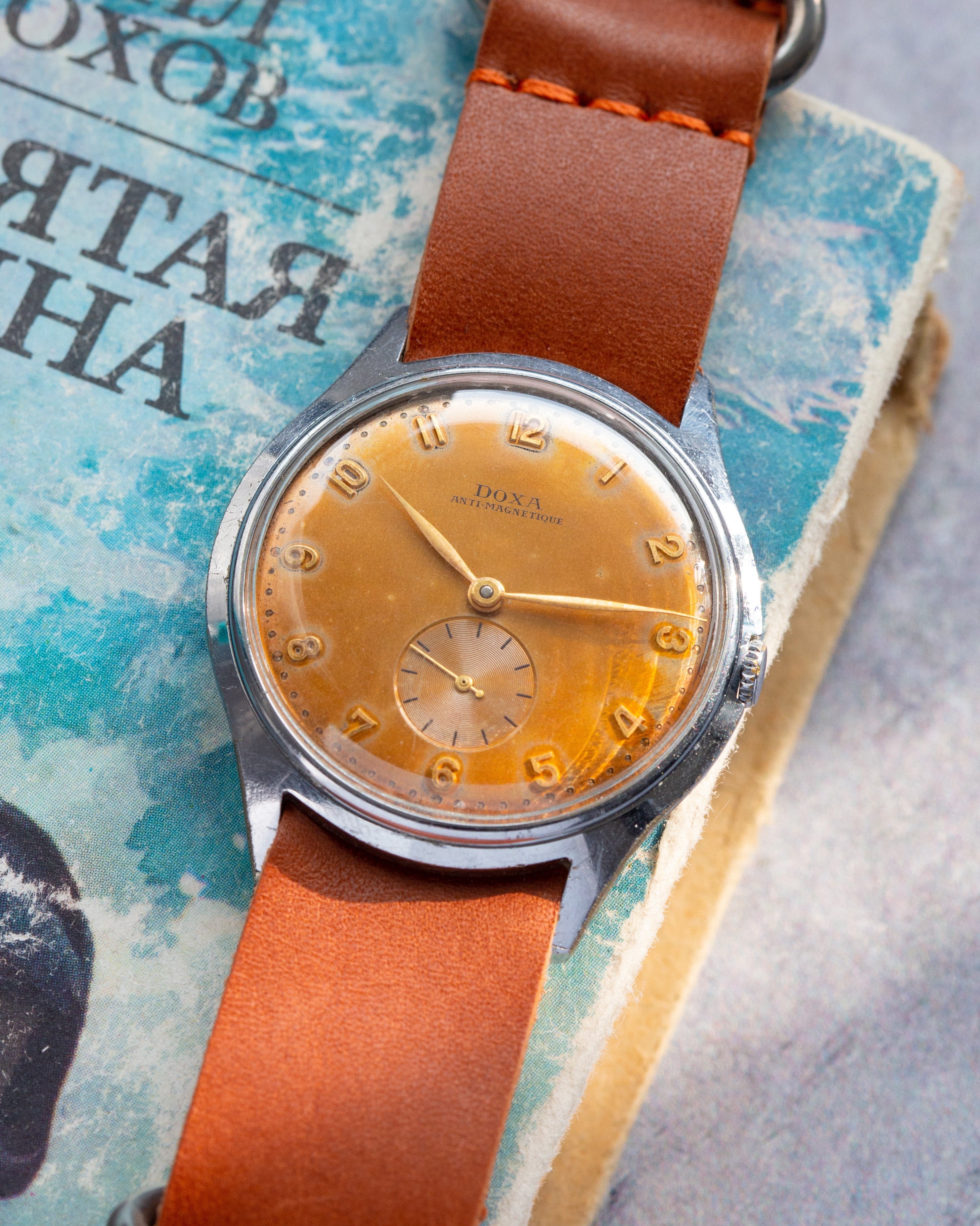 Vintage watch Doxa Salmon dial, Oversized case - VintageDuMarko
