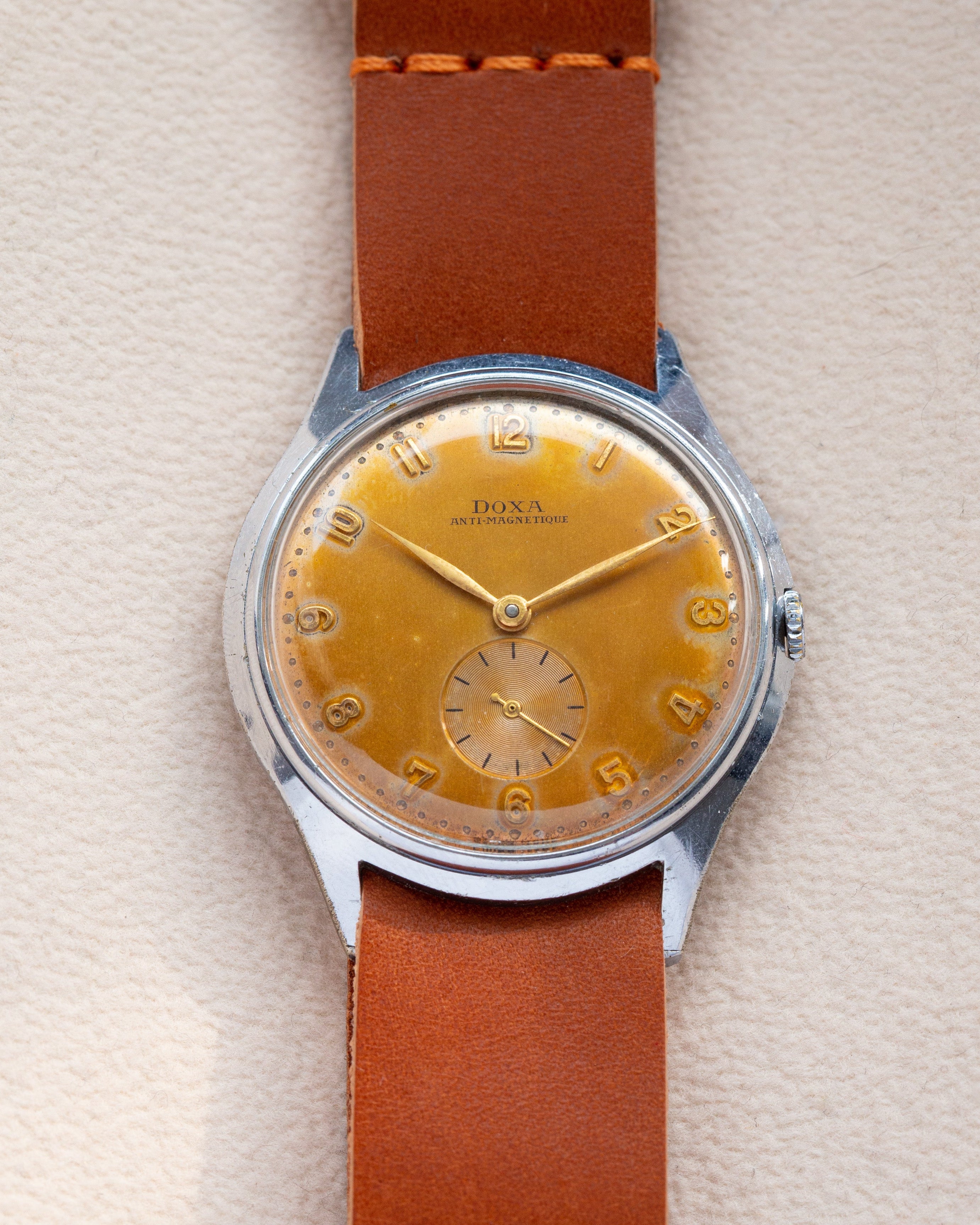 Vintage watch Doxa Salmon dial, Oversized case - VintageDuMarko