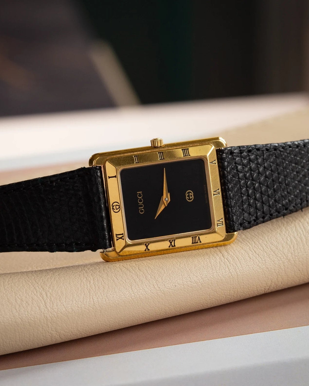 Vintage Watch GUCCI Tank Unisex Wrist Watch - VintageDuMarko