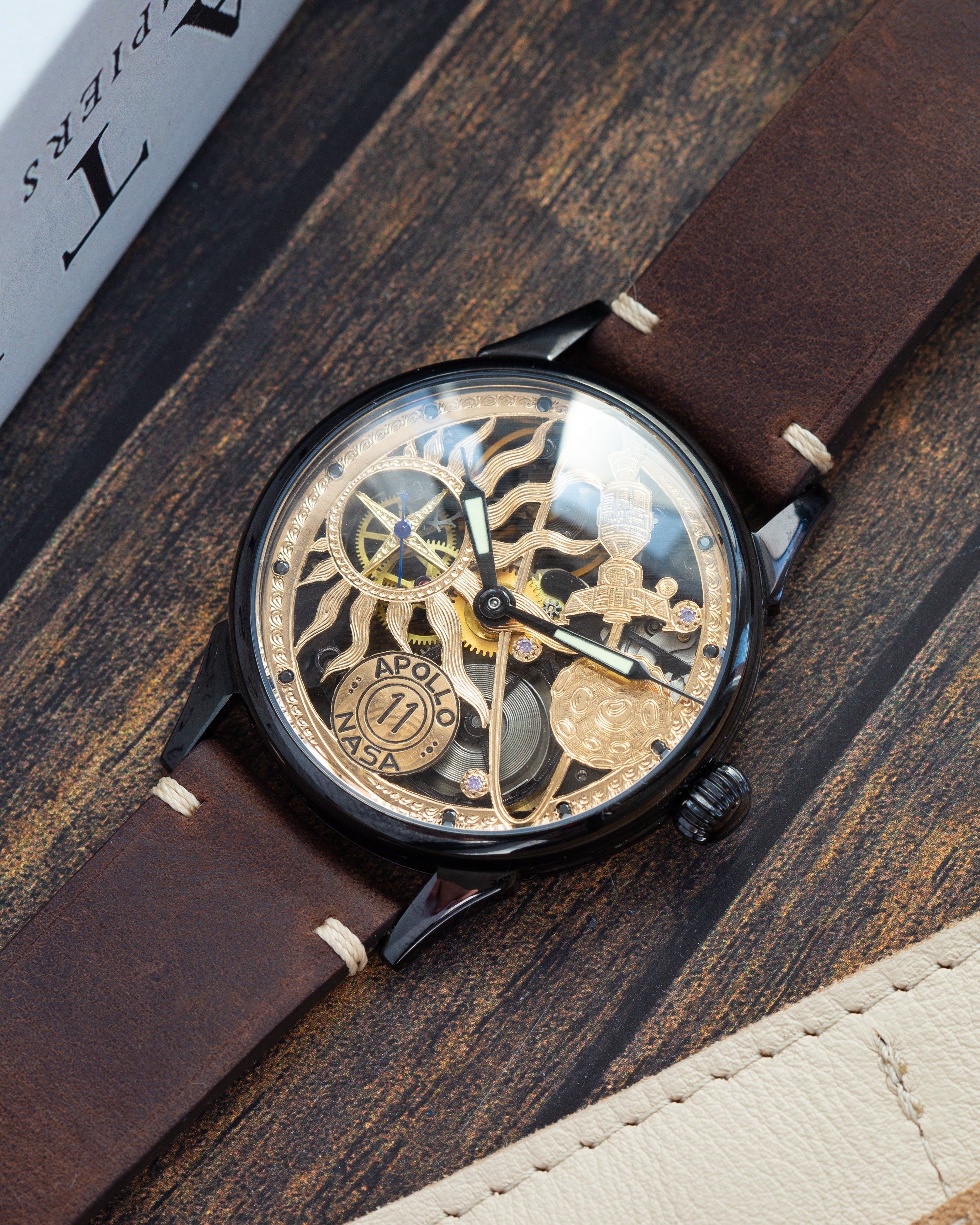 Vintage Watch NASA Apollo 11, Lunar Mission 1967 - VintageDuMarko