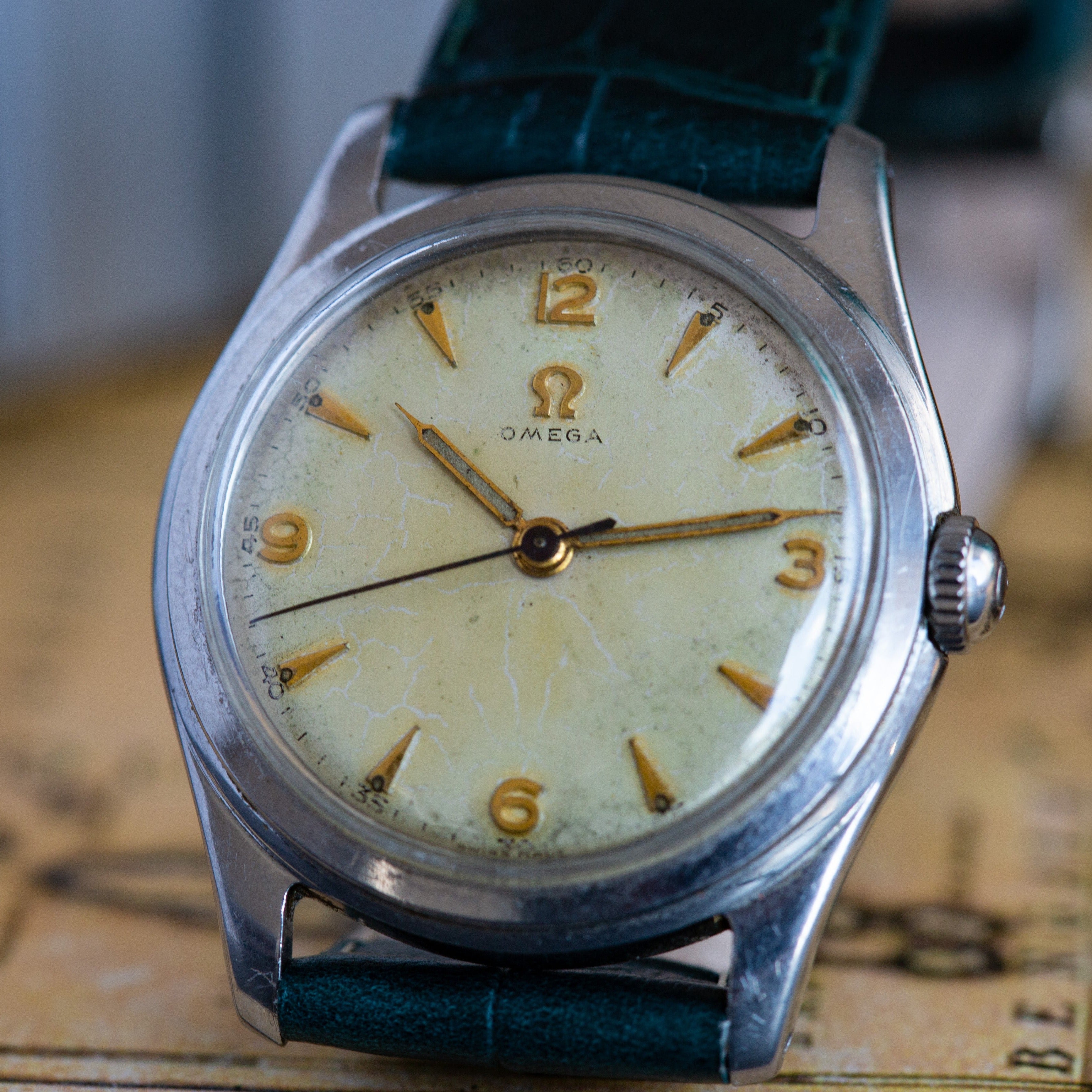 Vintage Watch «Omega Antimagnetic Cal.230» - Swiss Luxury Watch - VintageDuMarko