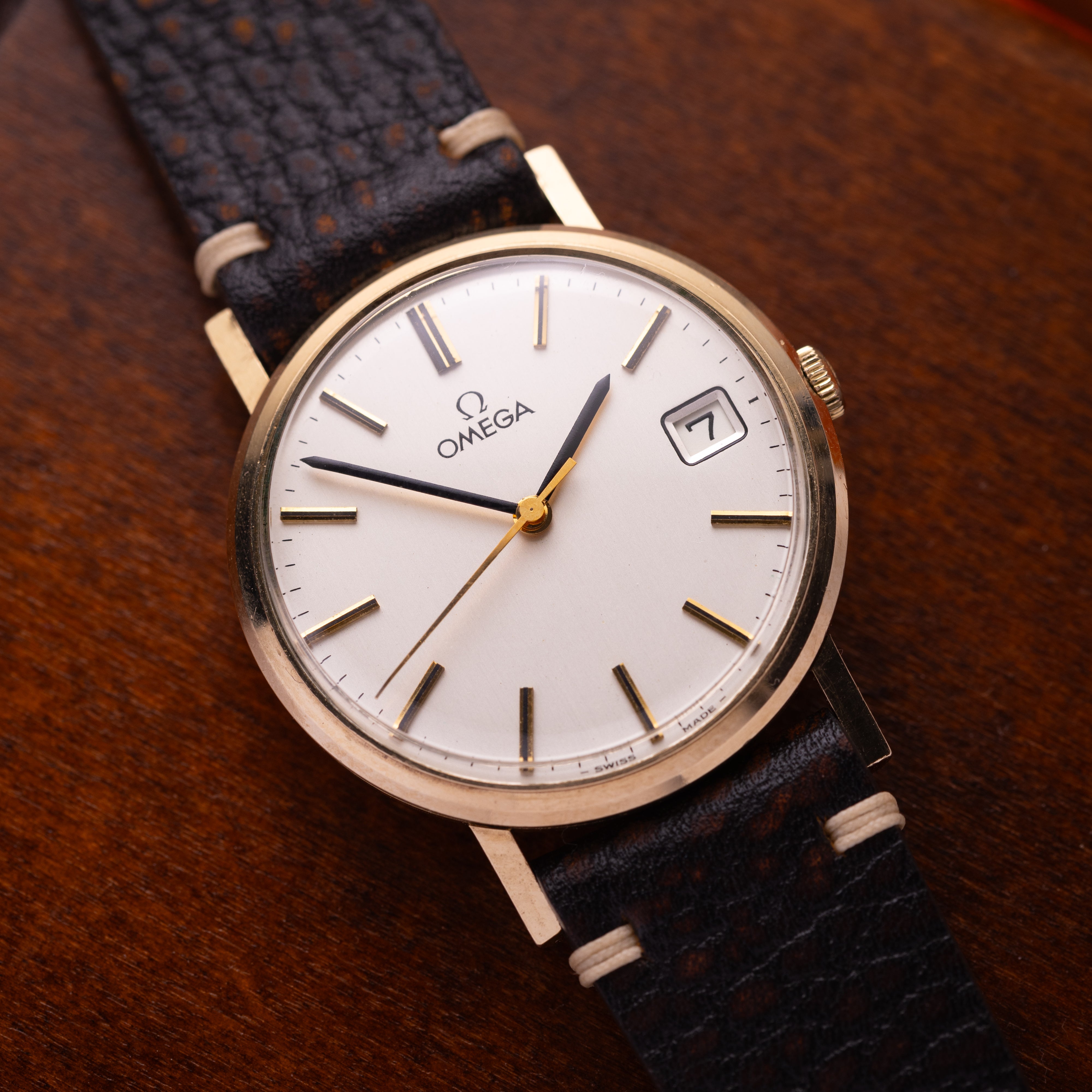 Vintage watch Omega Solid Gold, Art Deco from 1970s - VintageDuMarko