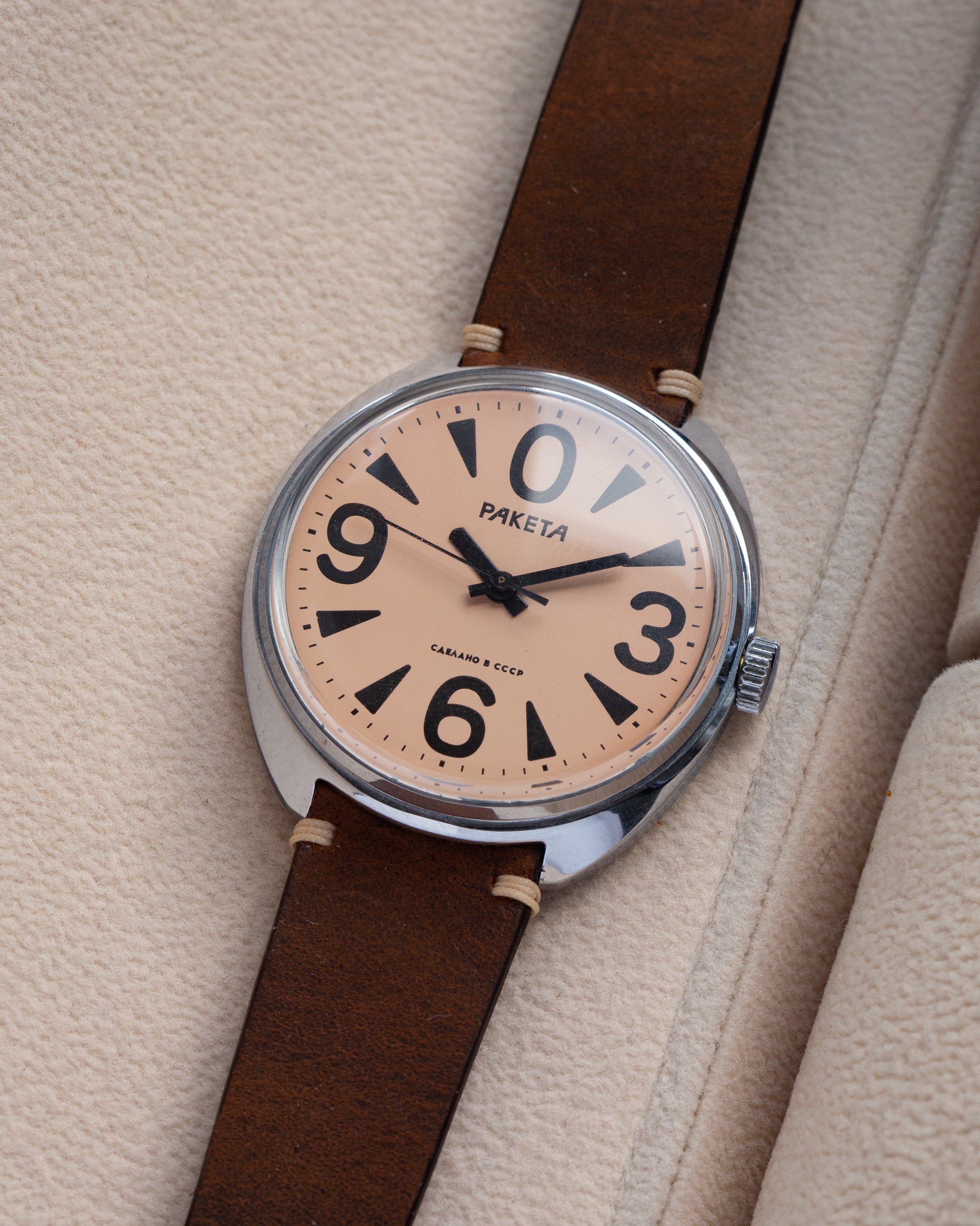 Vintage Watch «Raketa Big Zero Salmon Dial Cal.2609» - Soviet Men's Wrist Watch - VintageDuMarko