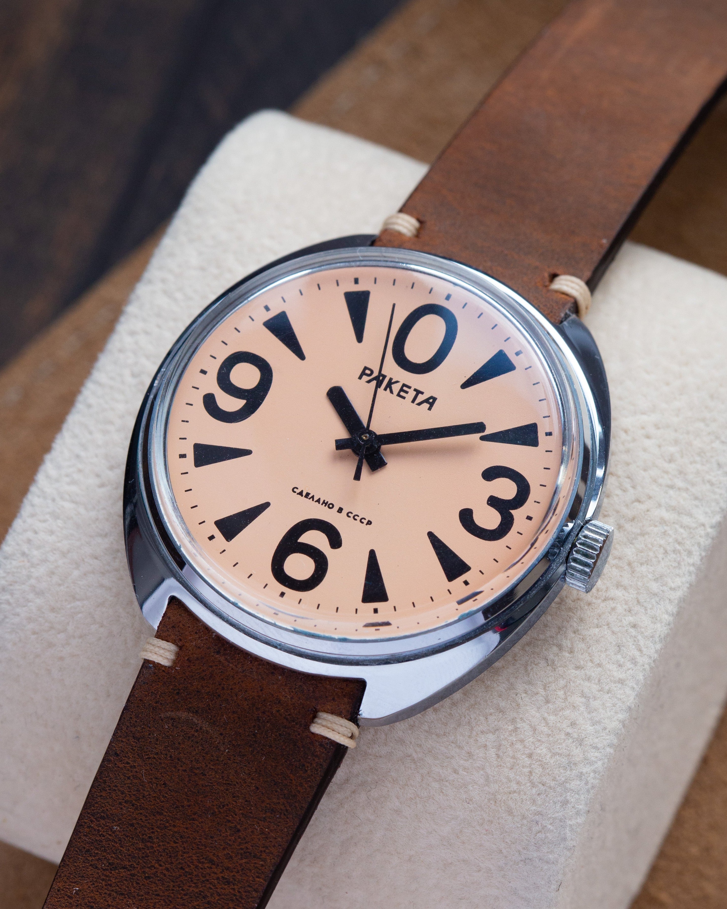 Vintage Watch «Raketa Big Zero Salmon Dial Cal.2609» - Soviet Men's Wrist Watch - VintageDuMarko