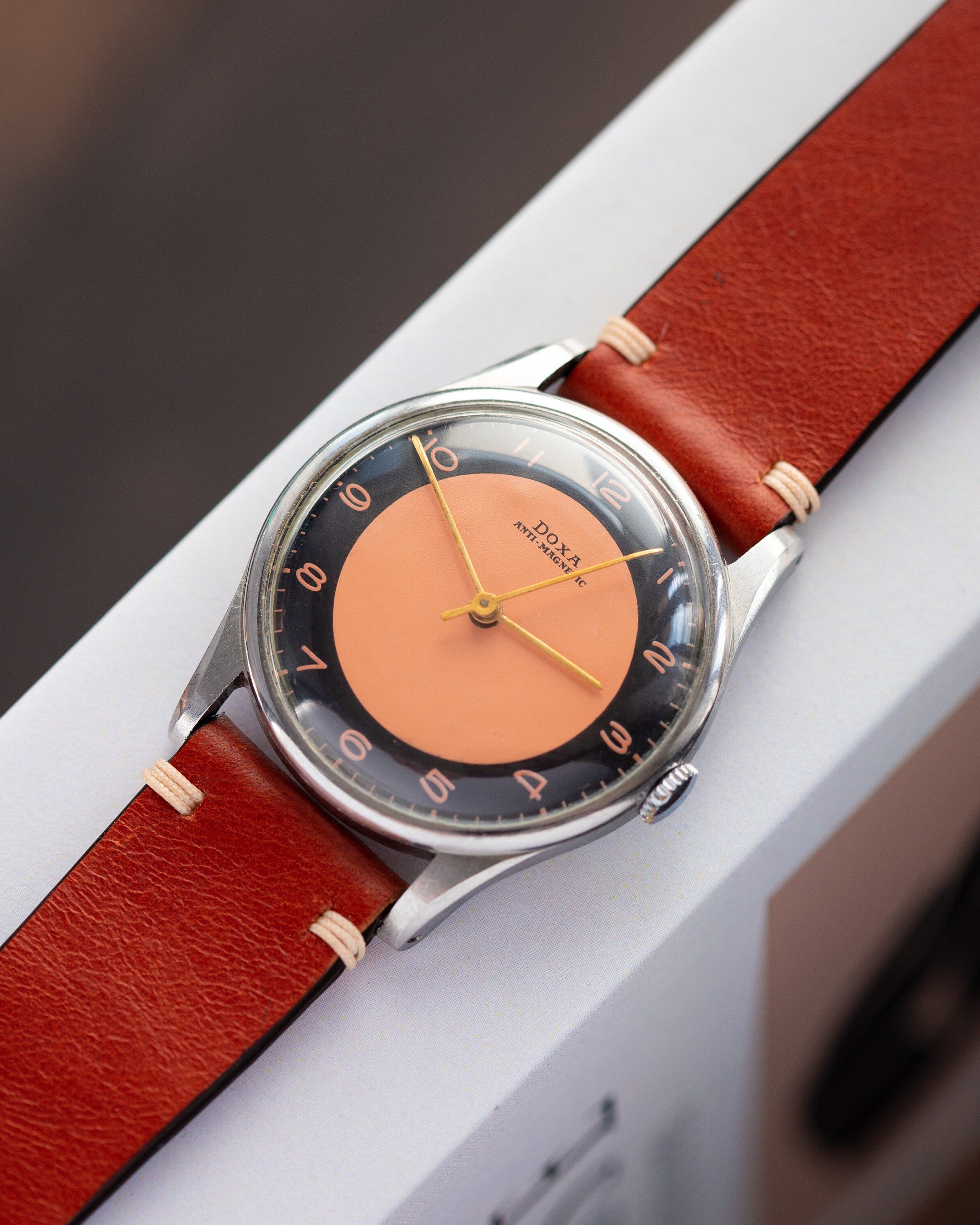 Watch Doxa Salmon Dial, Swiss Made Vintage Watch - Case 33 mm - VintageDuMarko
