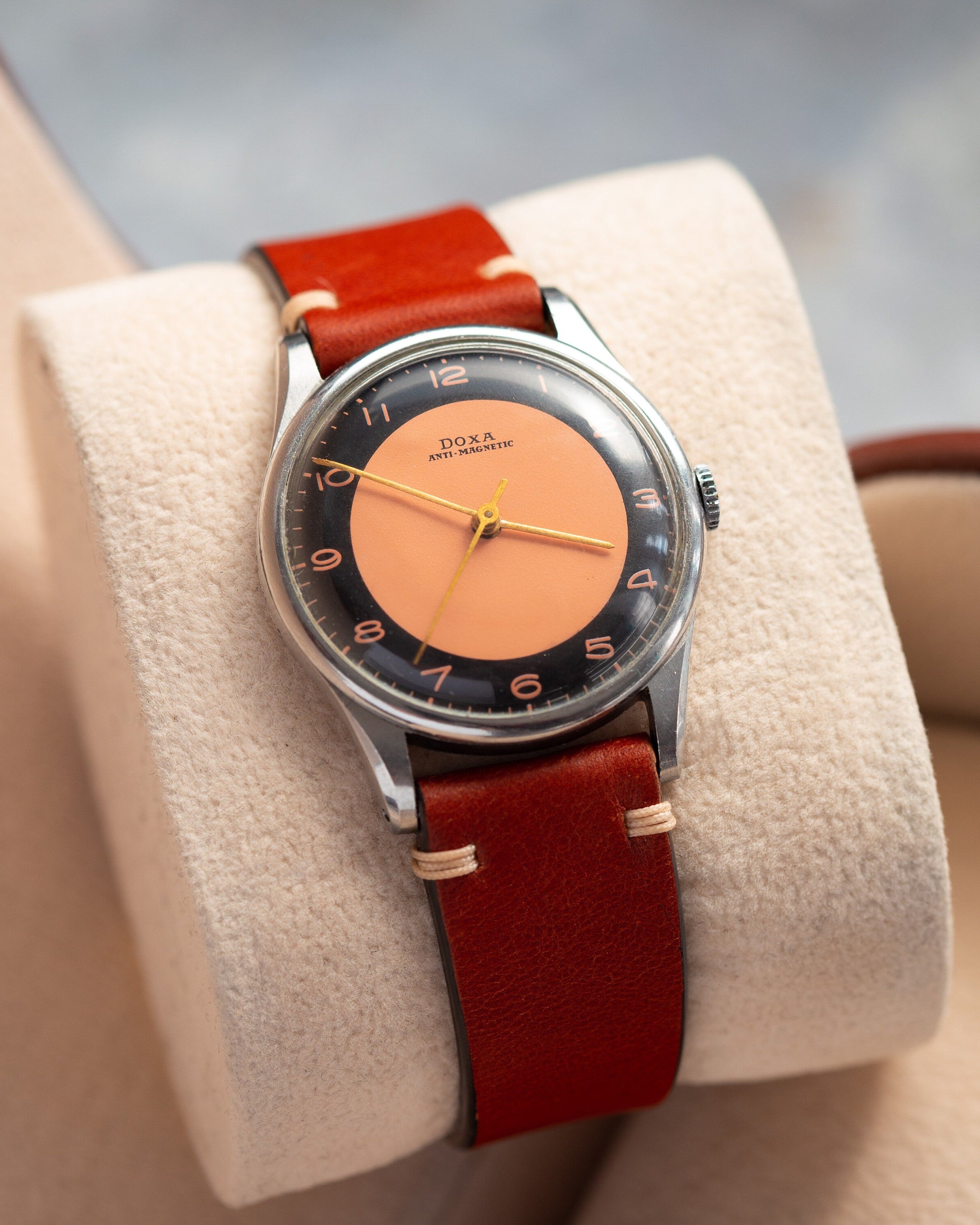 Watch Doxa Salmon Dial, Swiss Made Vintage Watch - Case 33 mm - VintageDuMarko