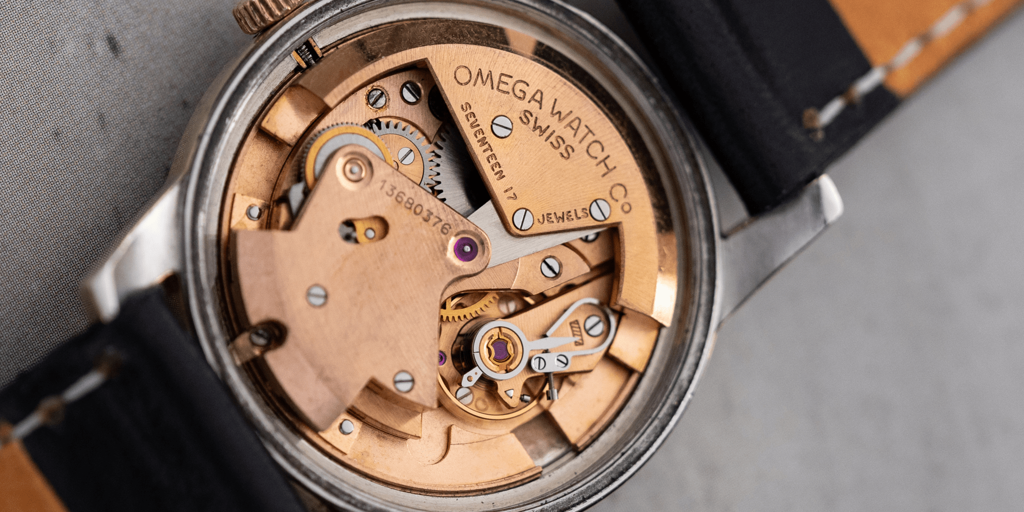 A Guide to Vintage Watch Movements: Manual, Automatic & Quartz - DuMarko